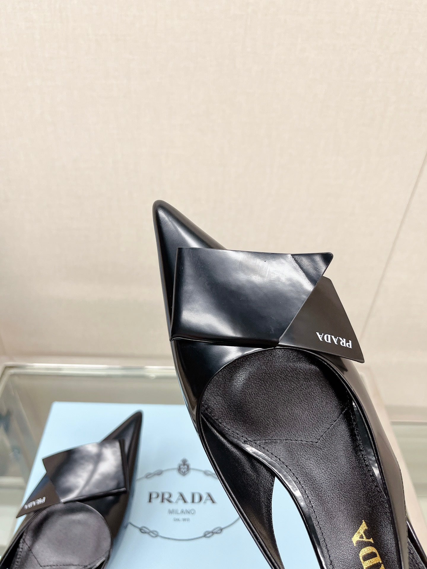 PRADA-082Shoes