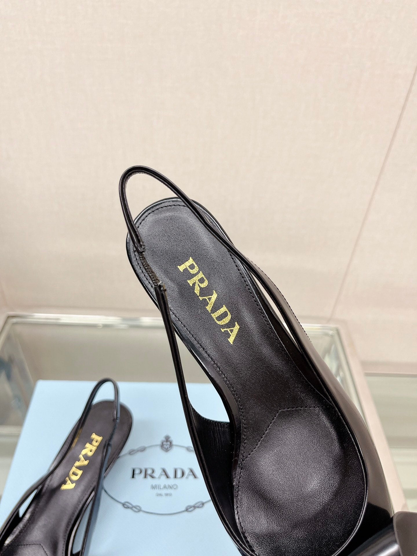 PRADA-084Shoes