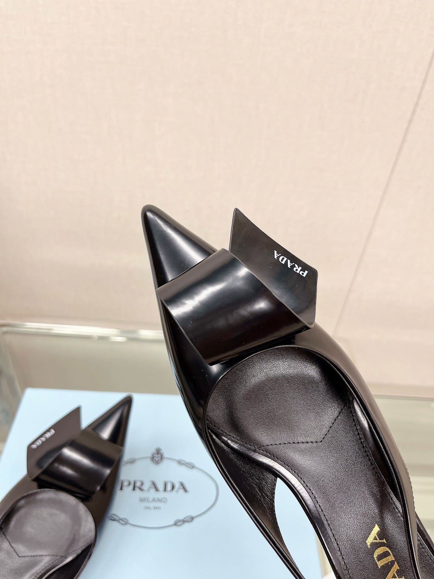 PRADA-084Shoes
