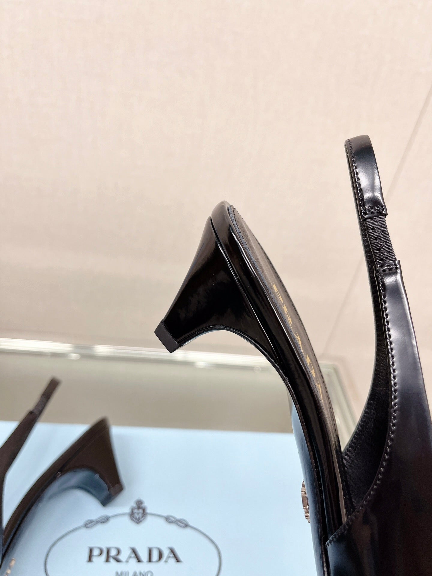 PRADA-084Shoes