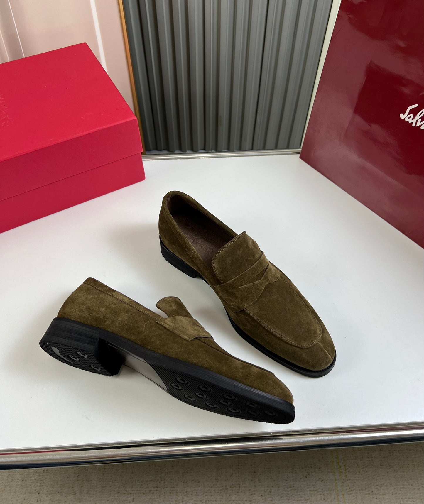 Ferragamo-047Shoes