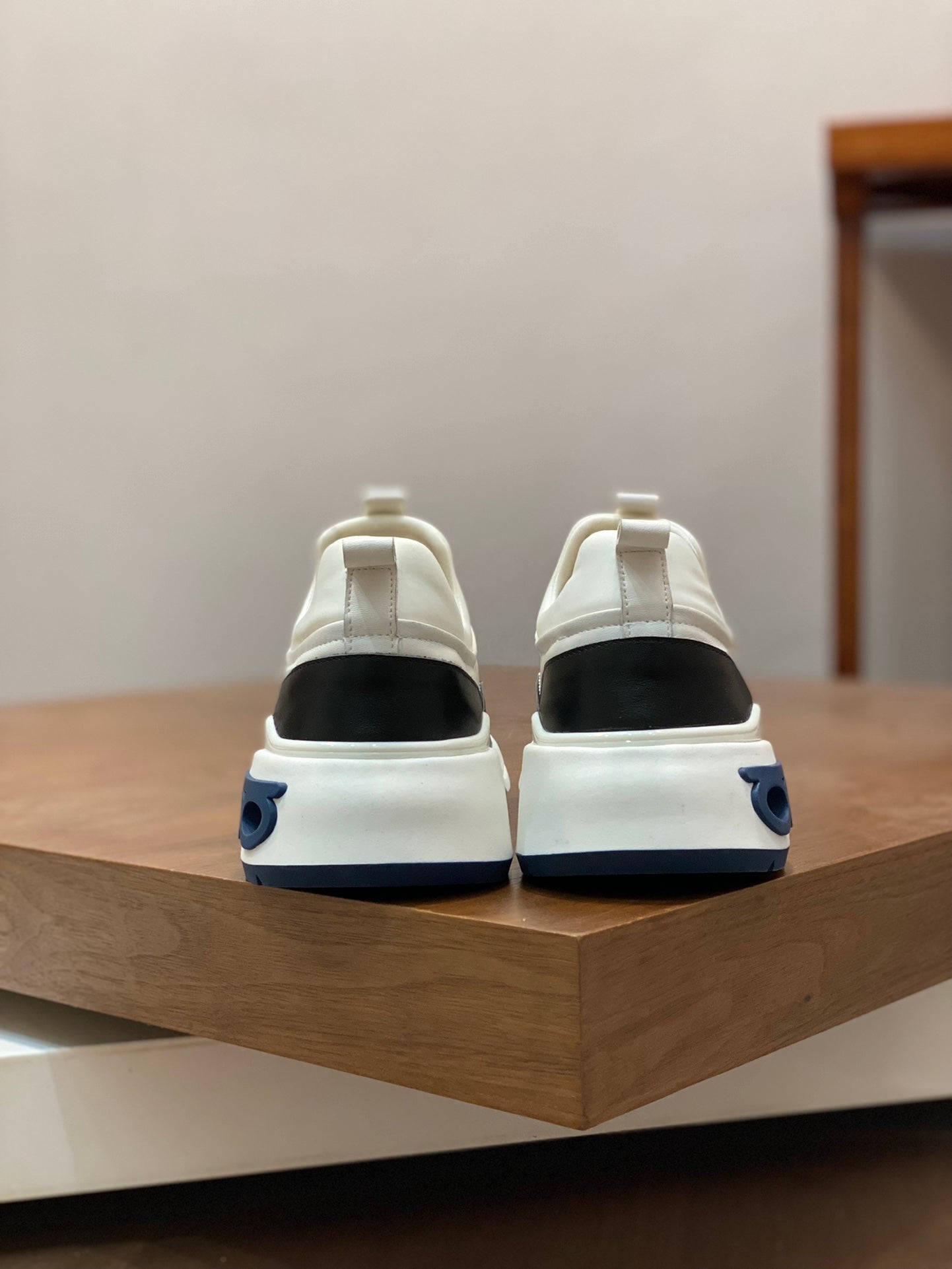 Ferragamo-081Shoes