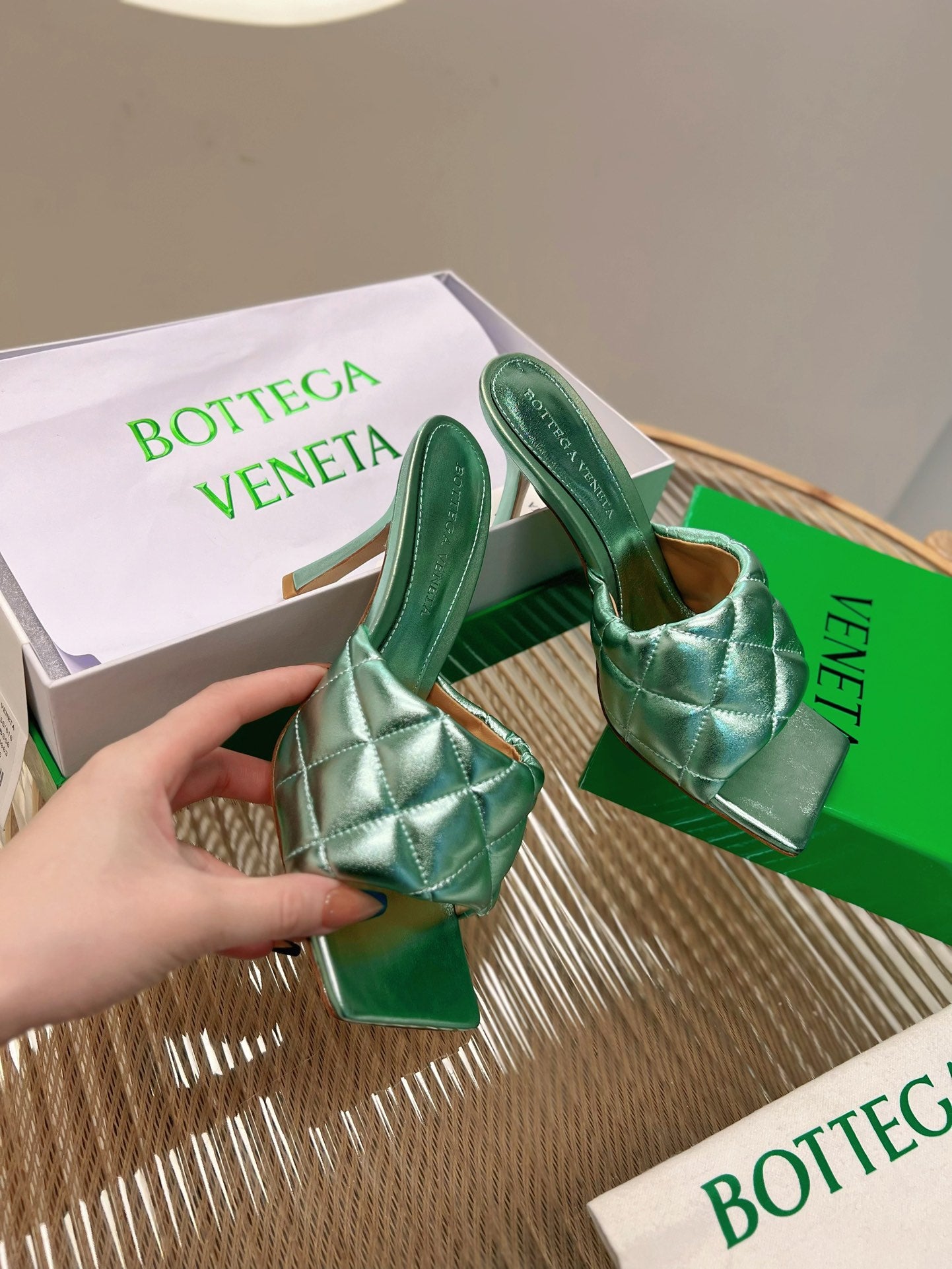 BV-081Shoes