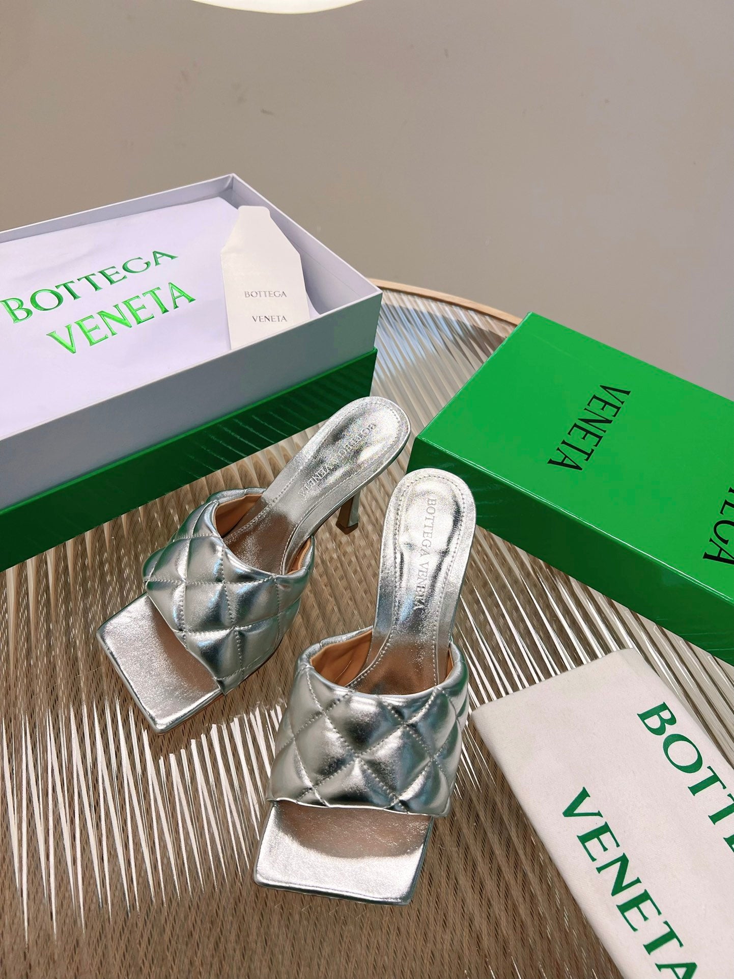 BV-082Shoes