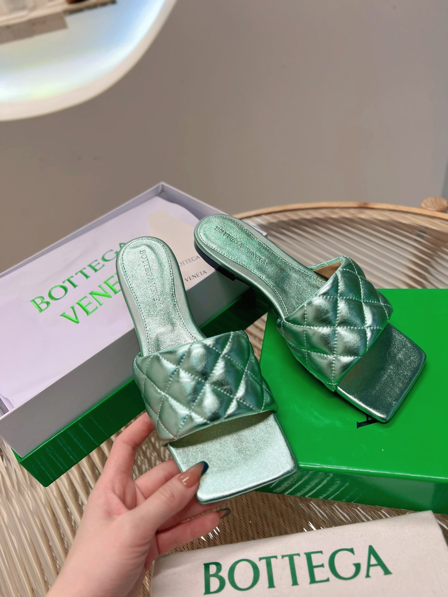 BV-084Shoes