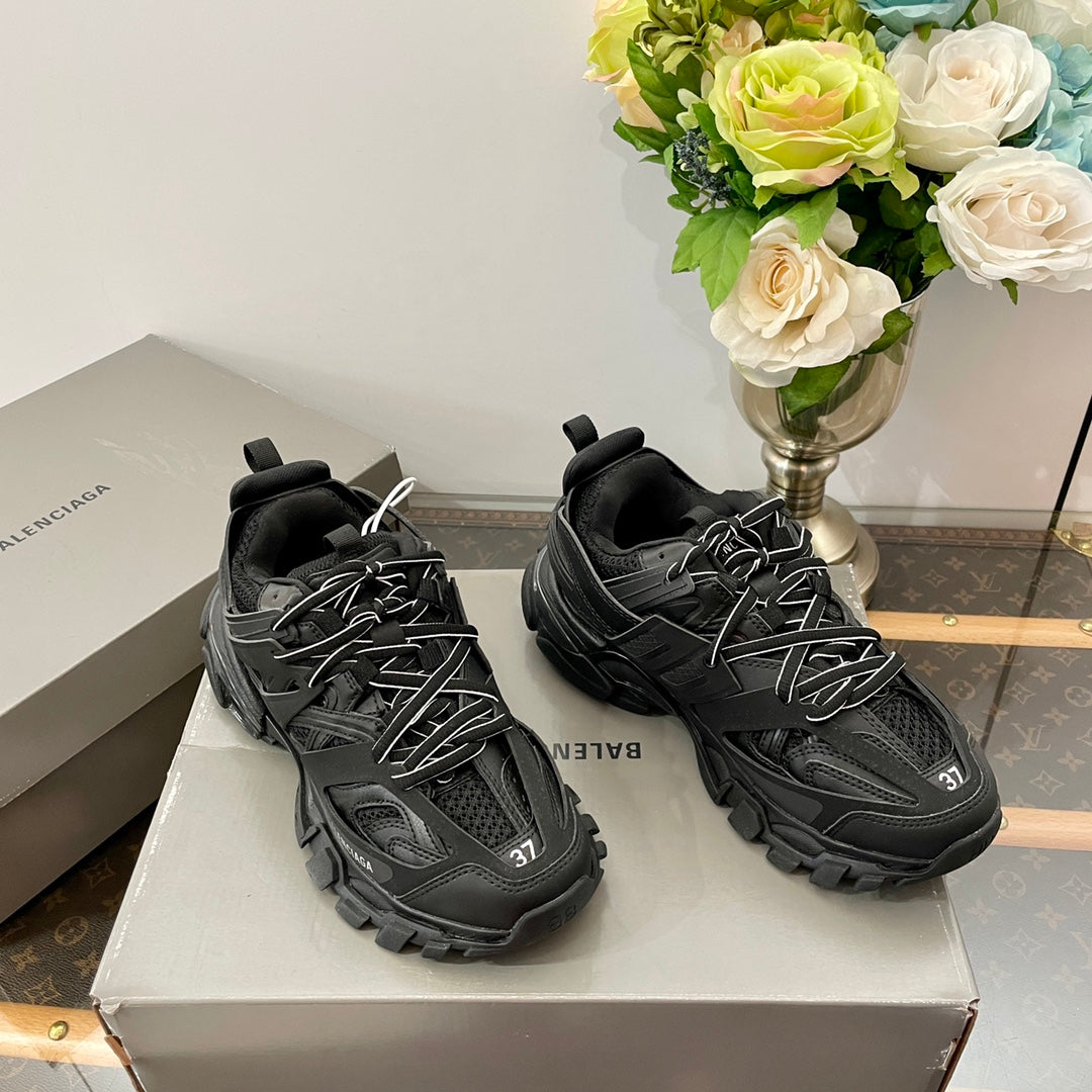 LOEWE  001-Shoes