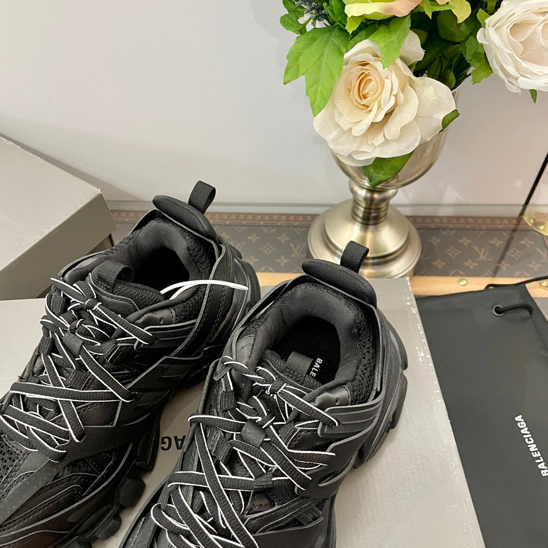 LOEWE  001-Shoes