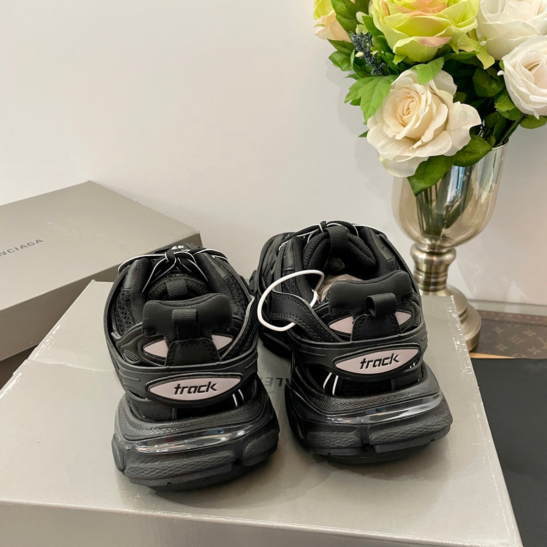 LOEWE  001-Shoes