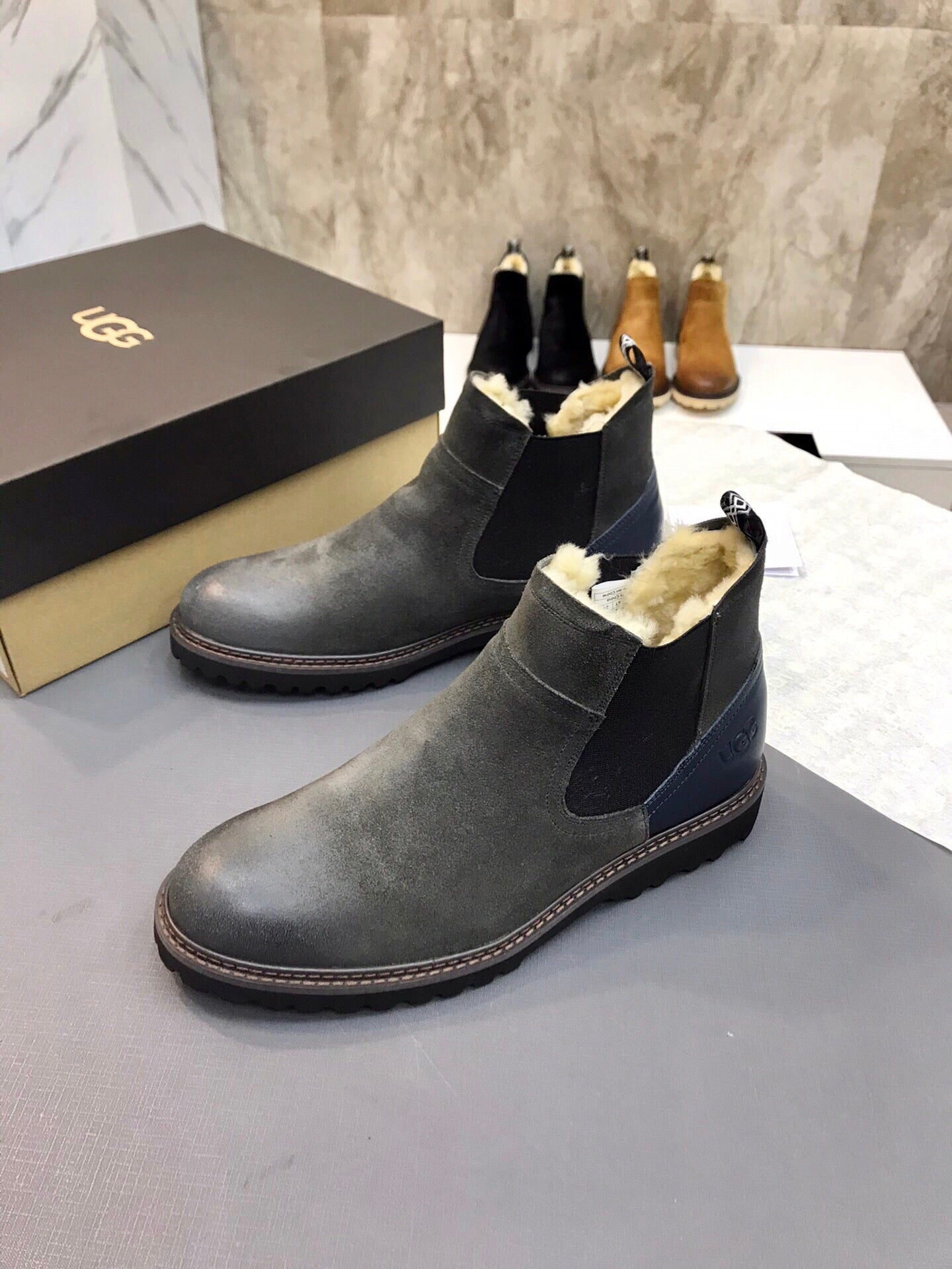 UGG-061Shoes