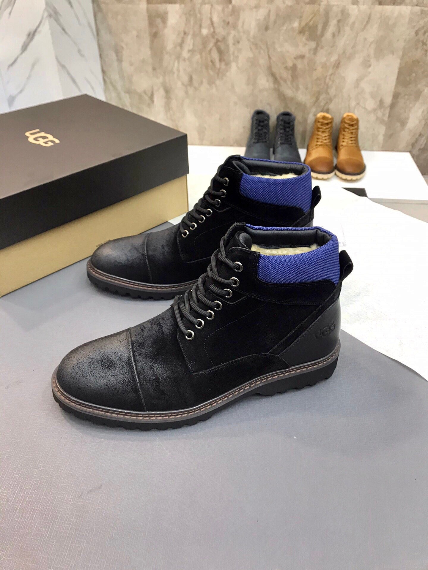 UGG-056Shoes