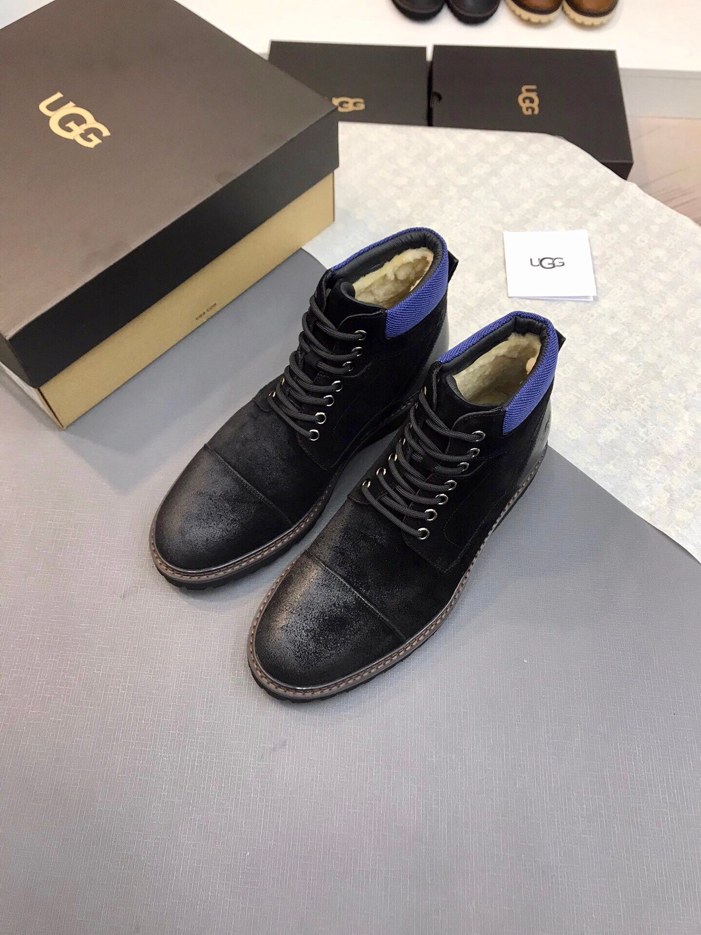 UGG-056Shoes