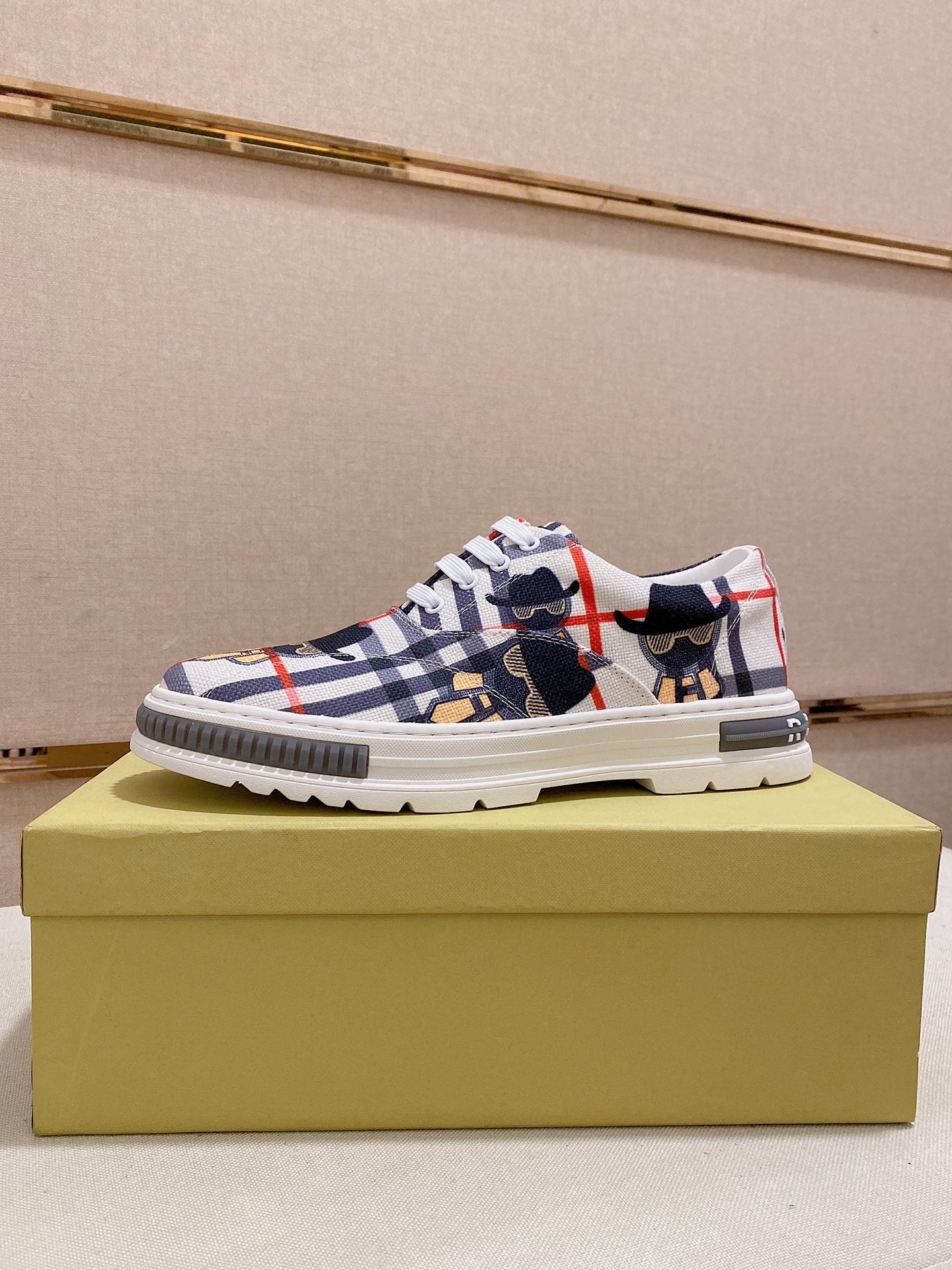 Fendi-017Shoes