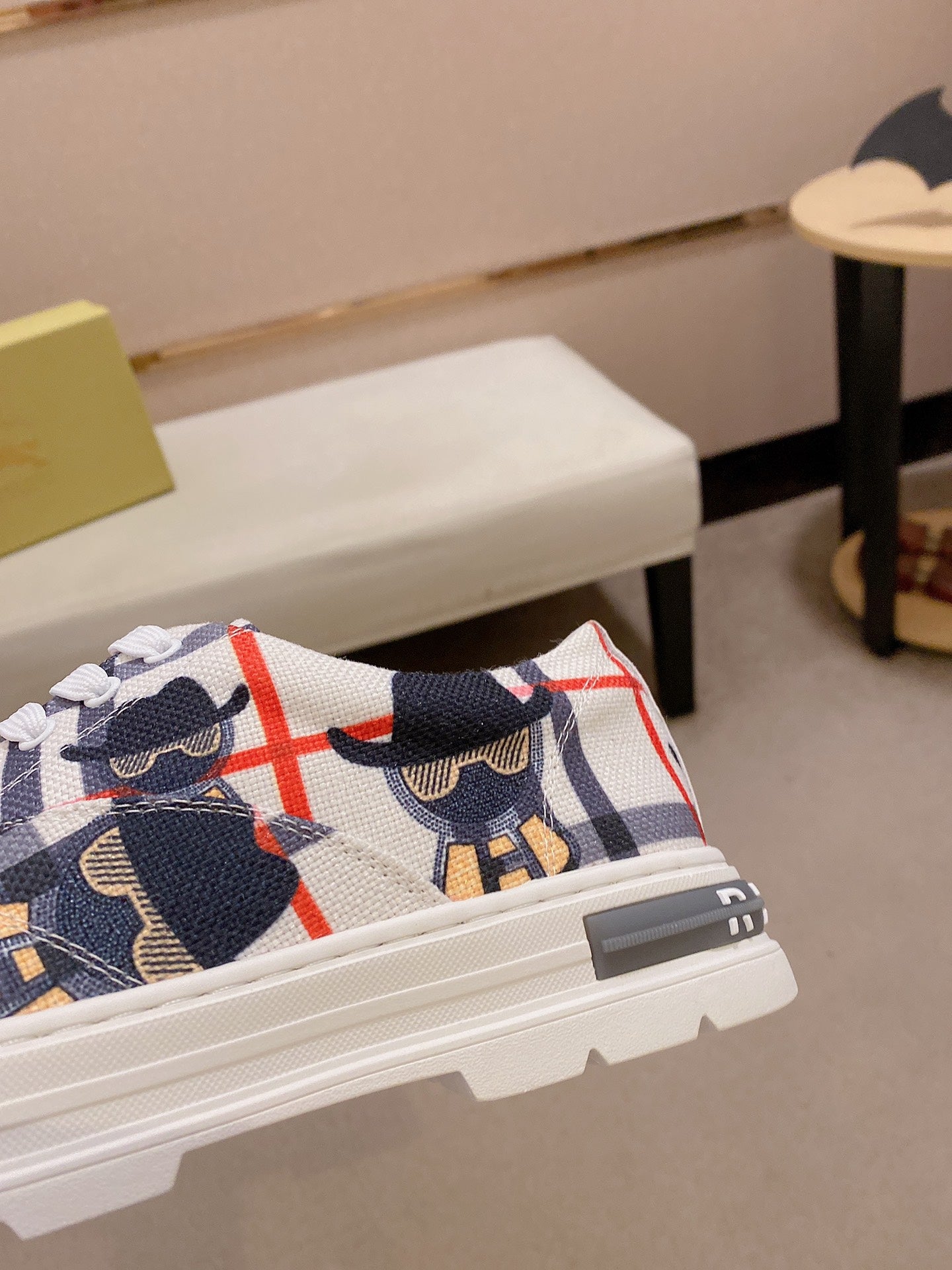 Fendi-017Shoes