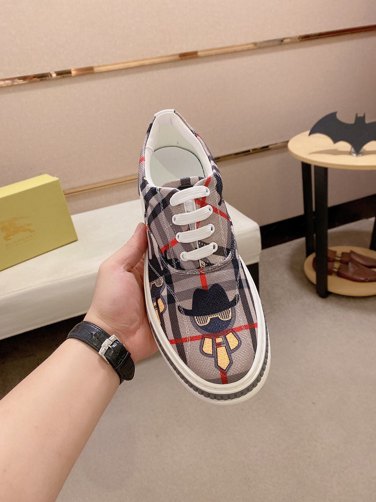 Fendi-018Shoes