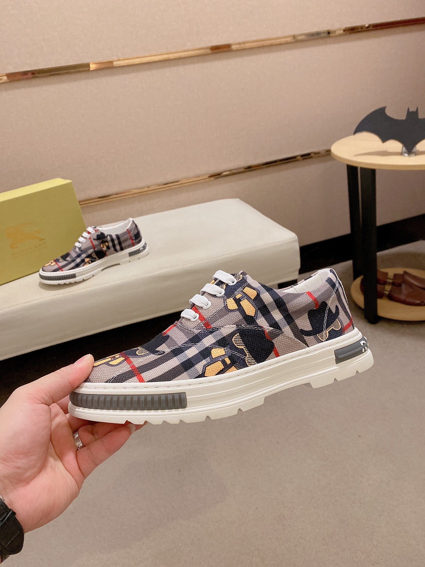 Fendi-018Shoes