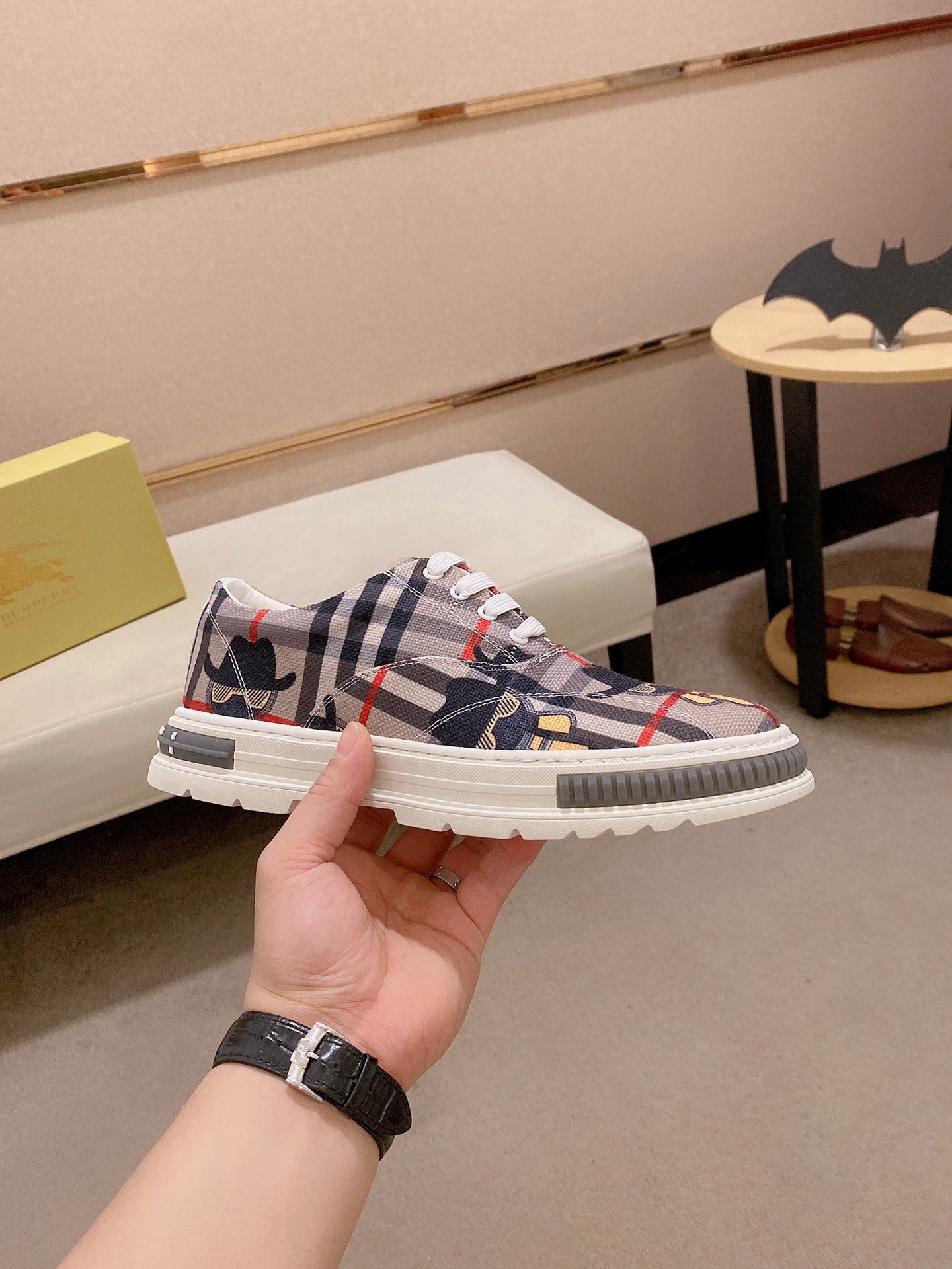 Fendi-018Shoes