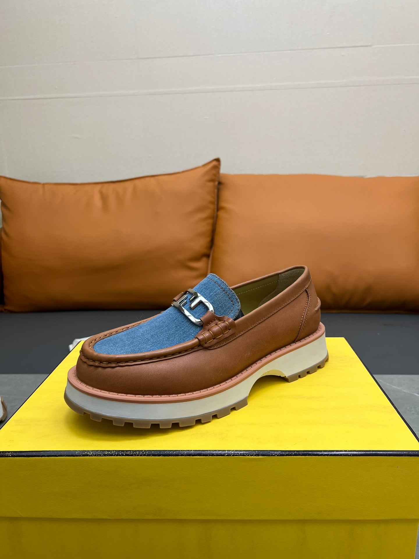Fendi-038Shoes