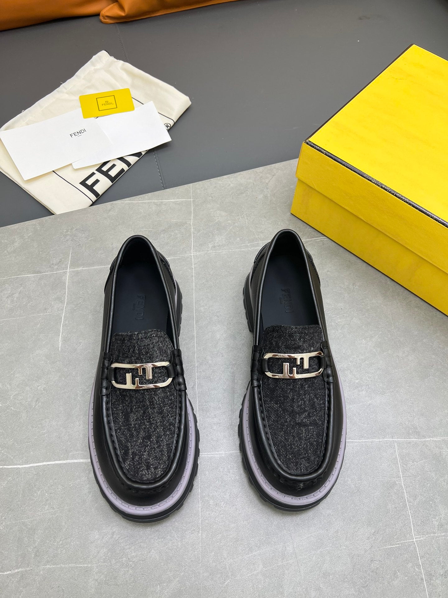 Fendi-040Shoes
