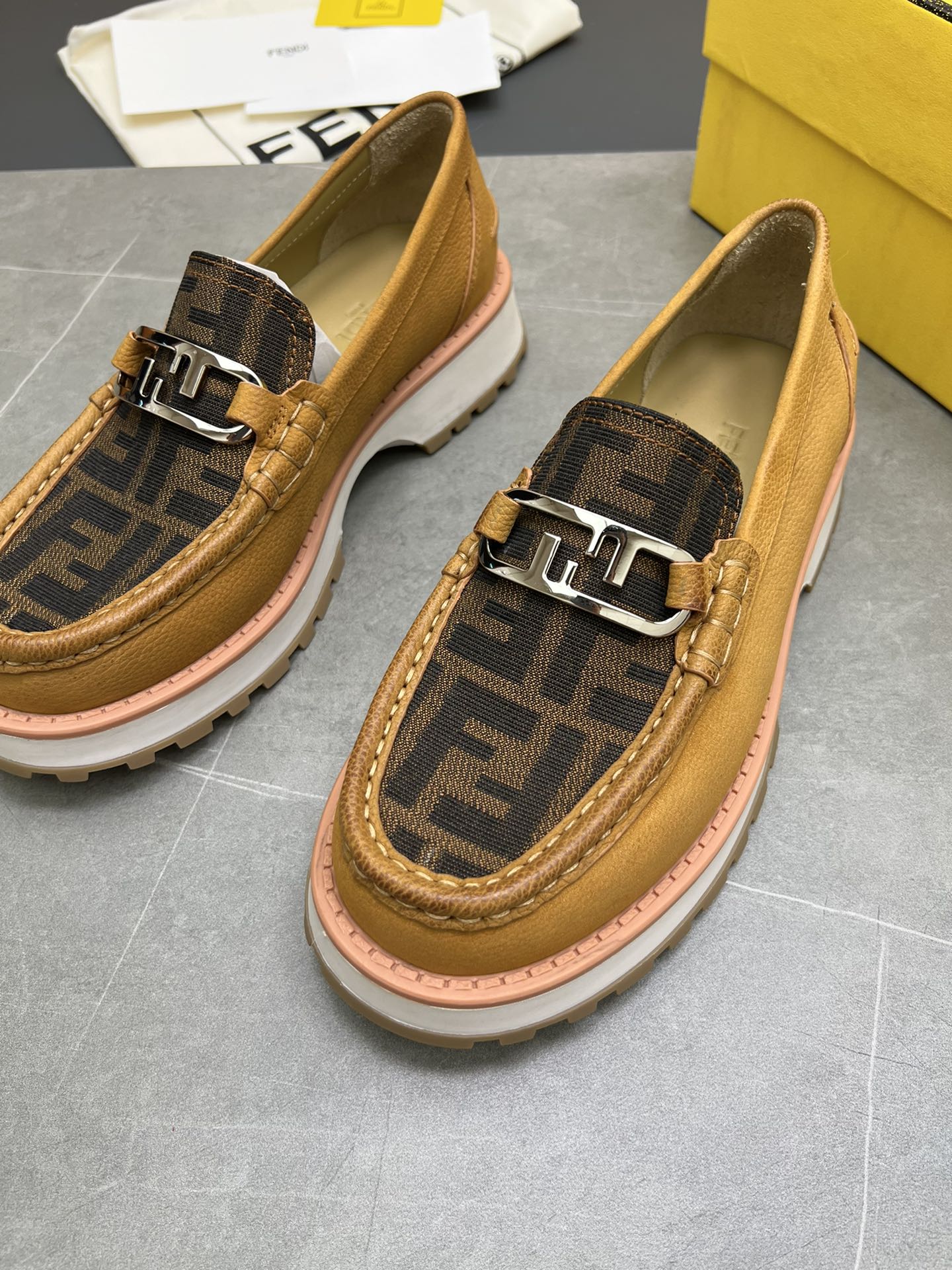 Fendi-041Shoes