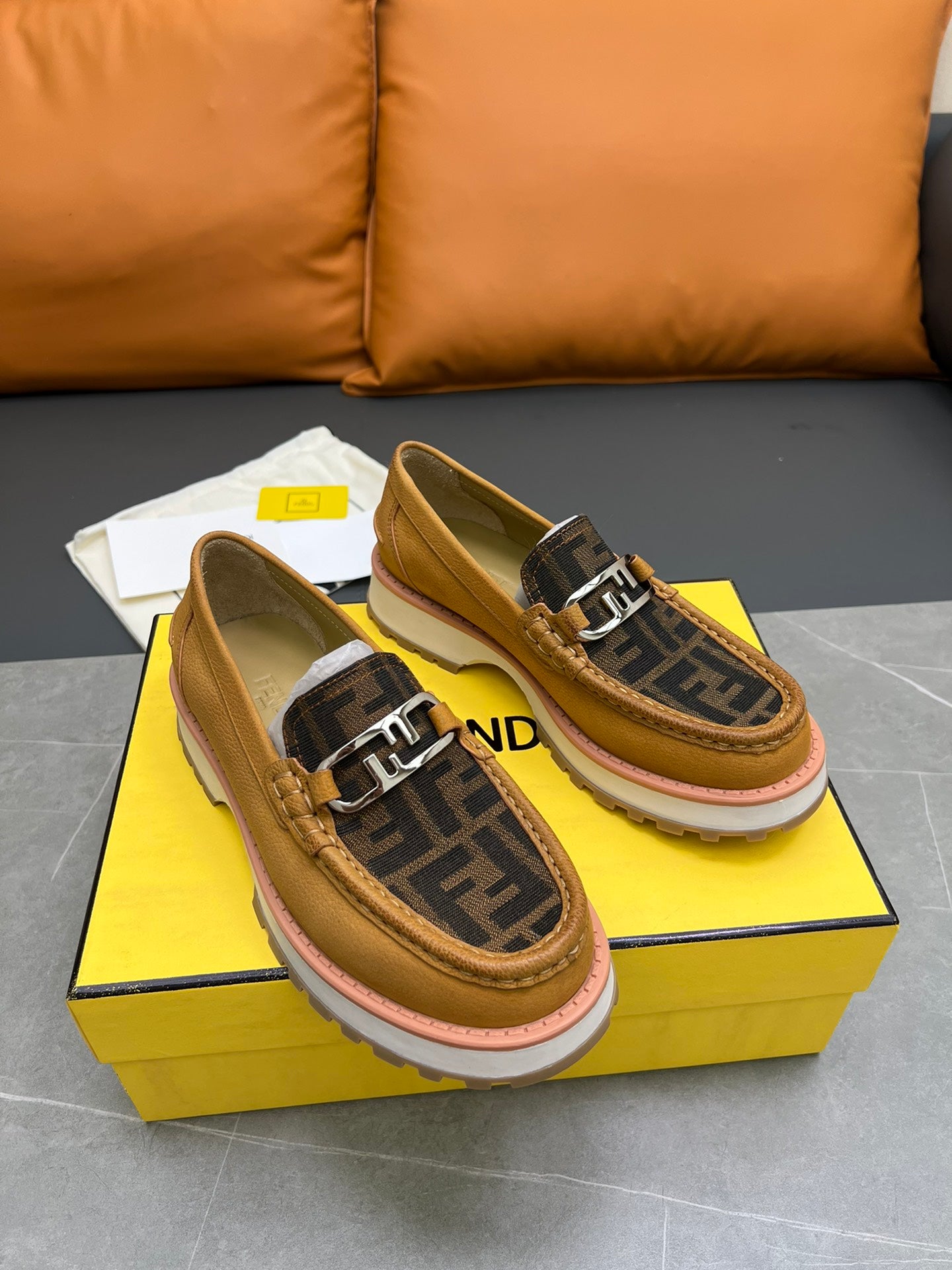 Fendi-041Shoes