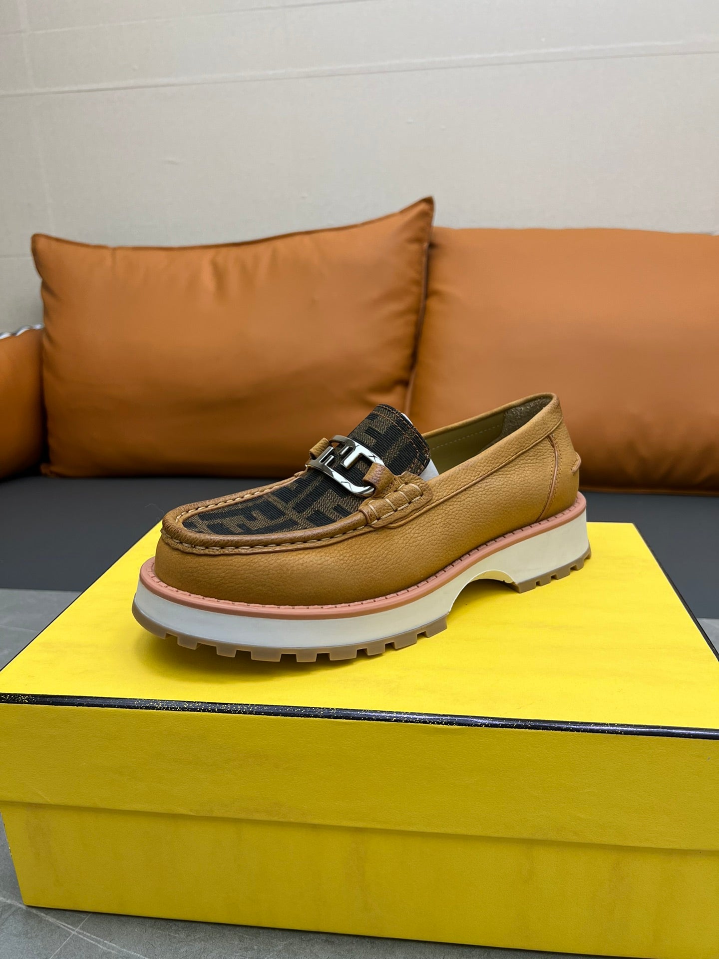 Fendi-041Shoes