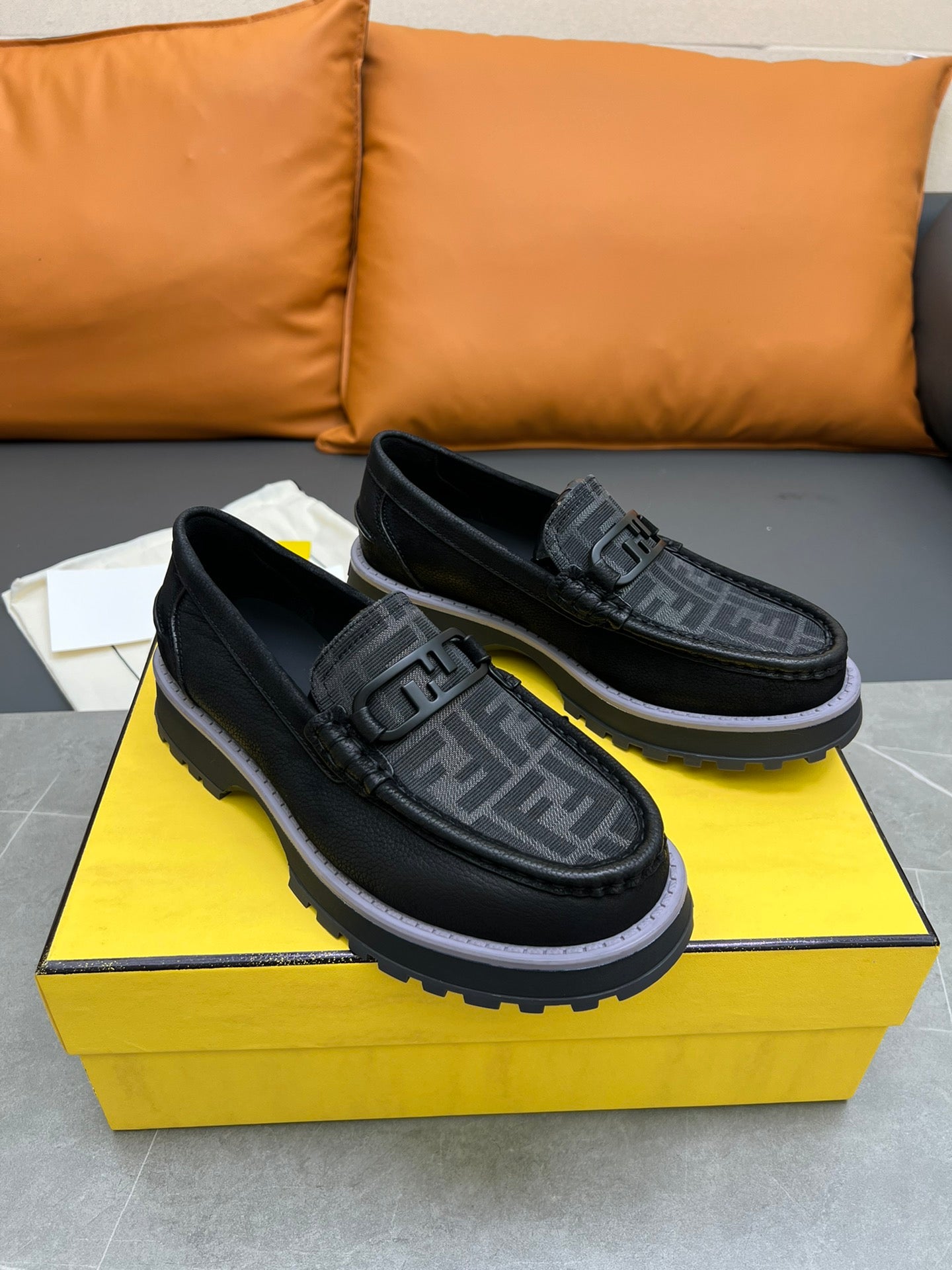 Fendi-042Shoes