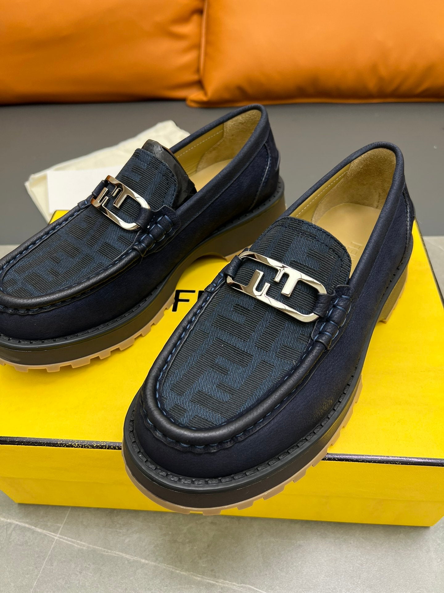 Fendi-043Shoes