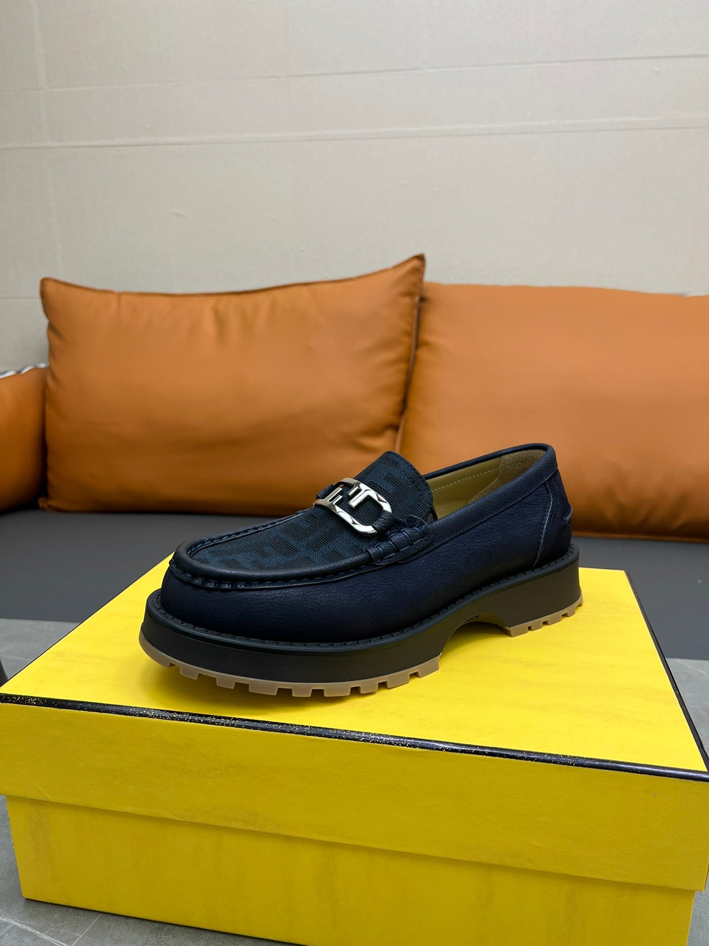 Fendi-043Shoes