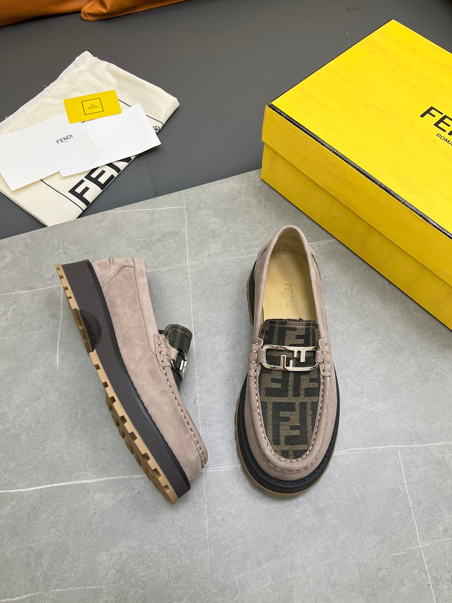 Fendi-045Shoes