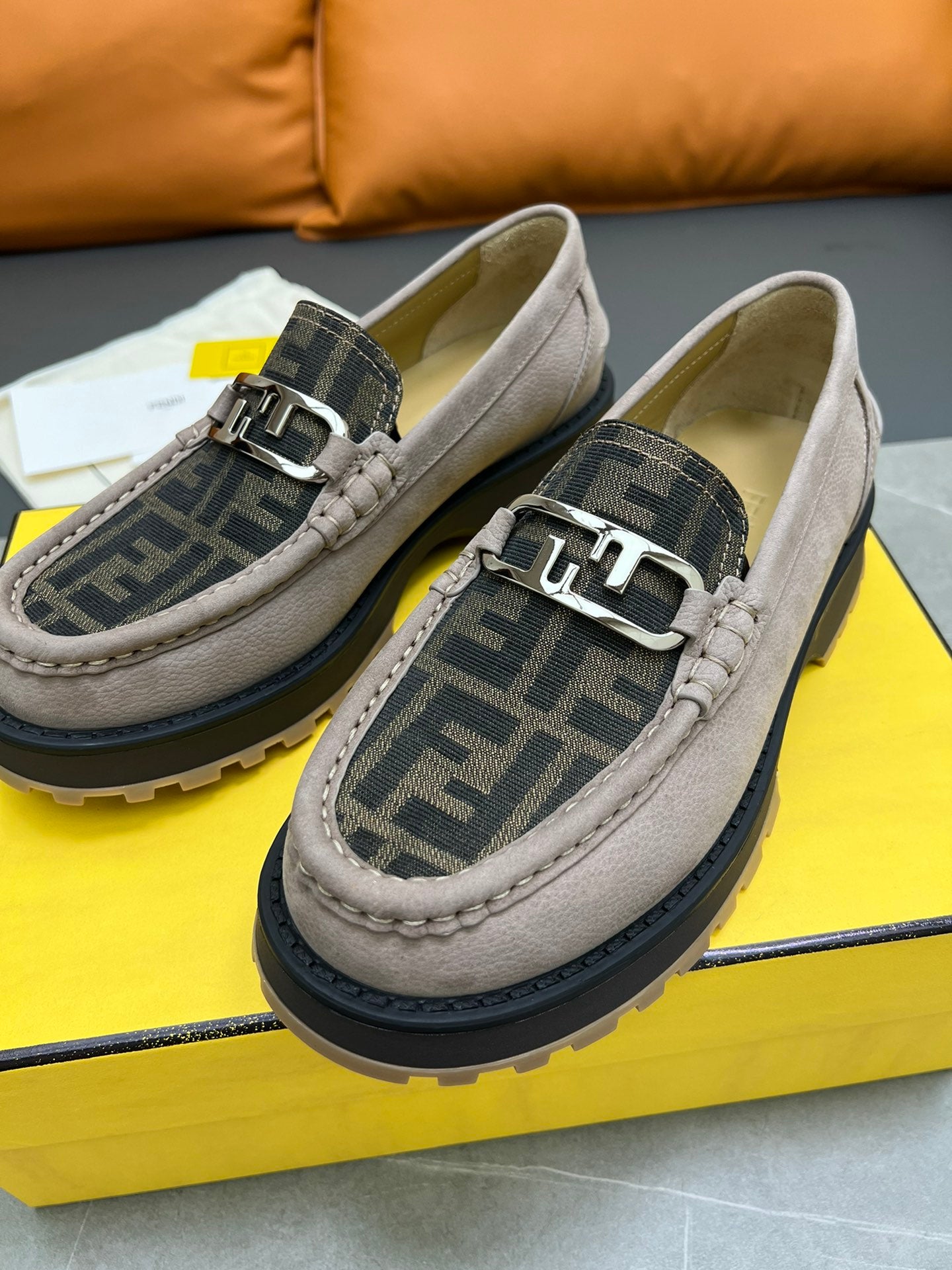 Fendi-045Shoes