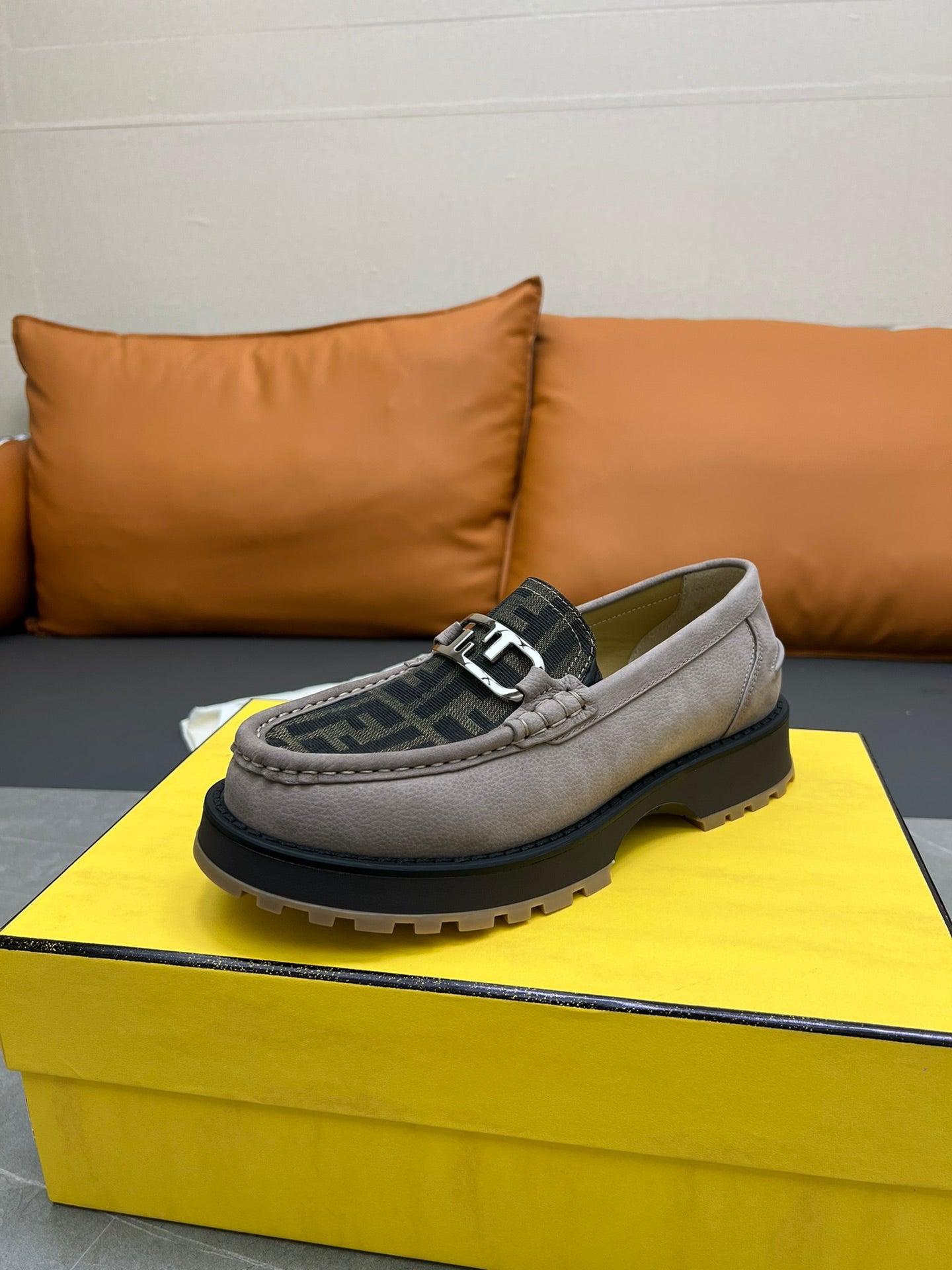 Fendi-045Shoes