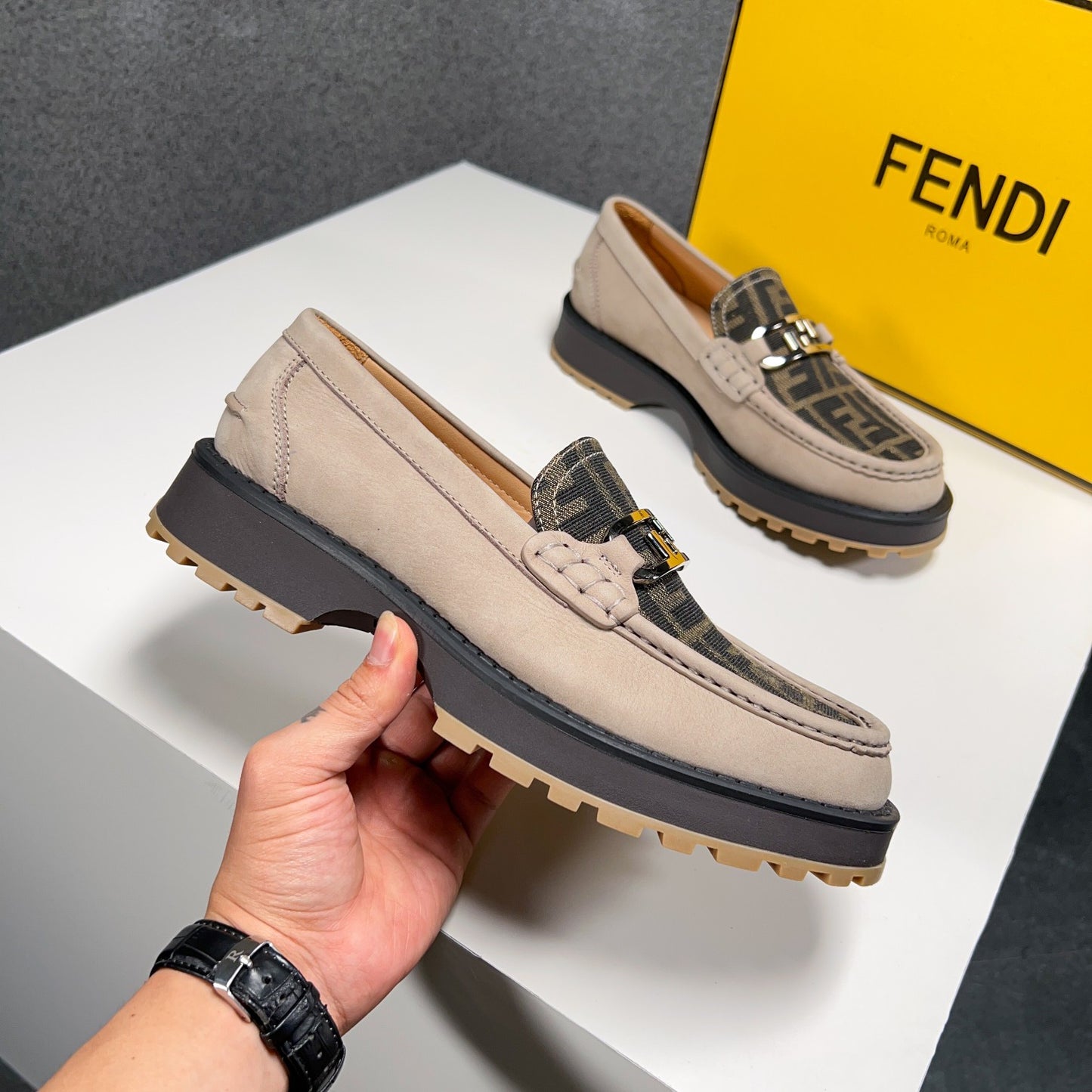 Fendi-046Shoes