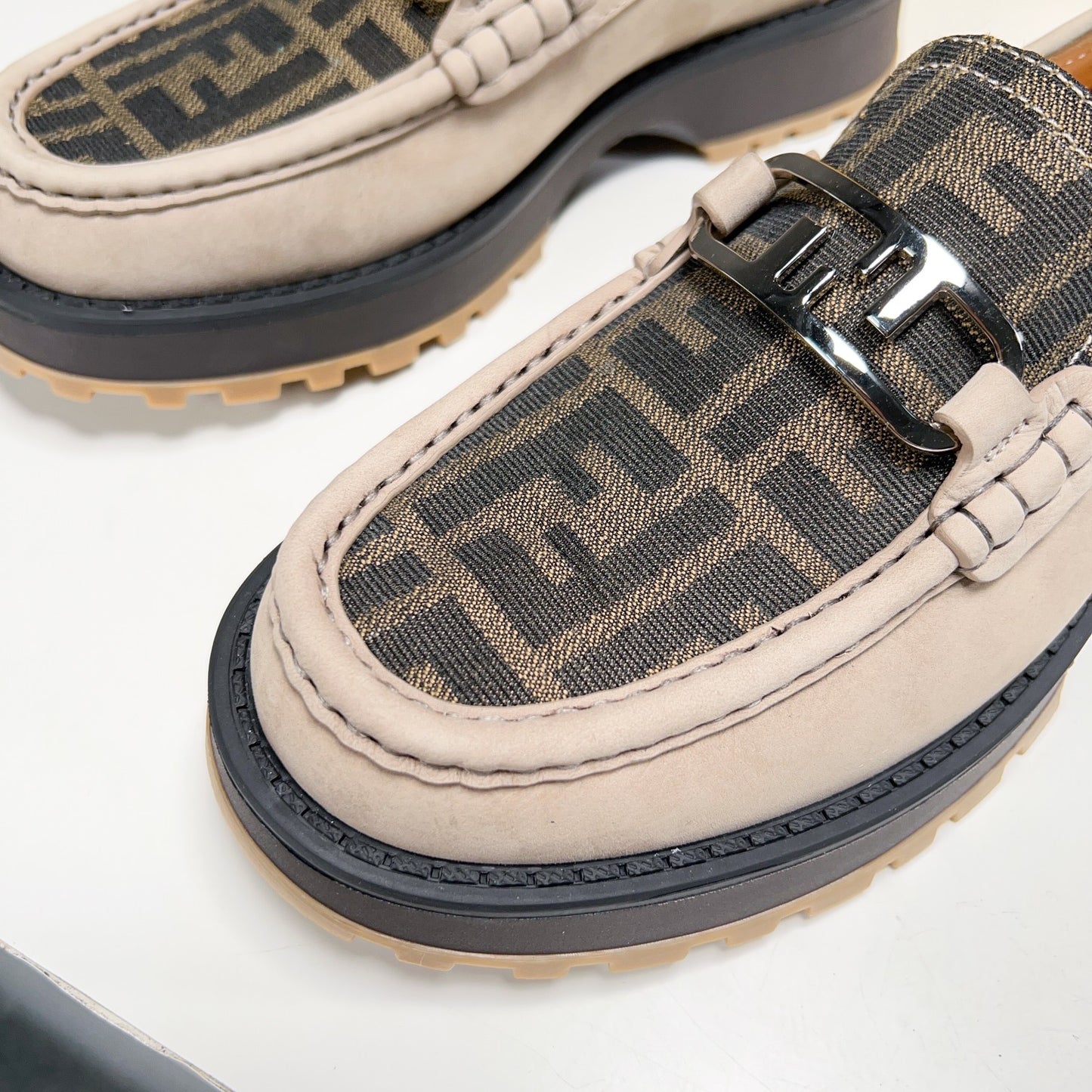 Fendi-046Shoes