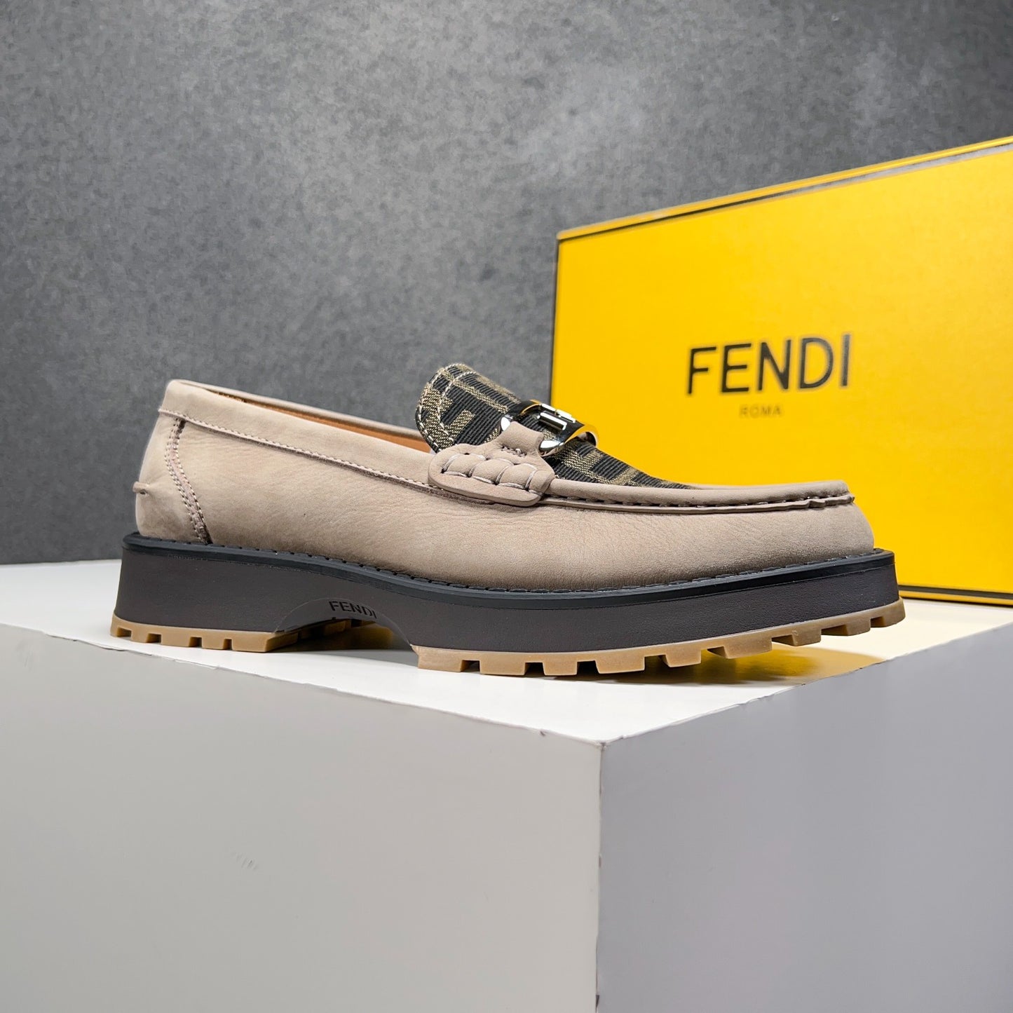 Fendi-046Shoes