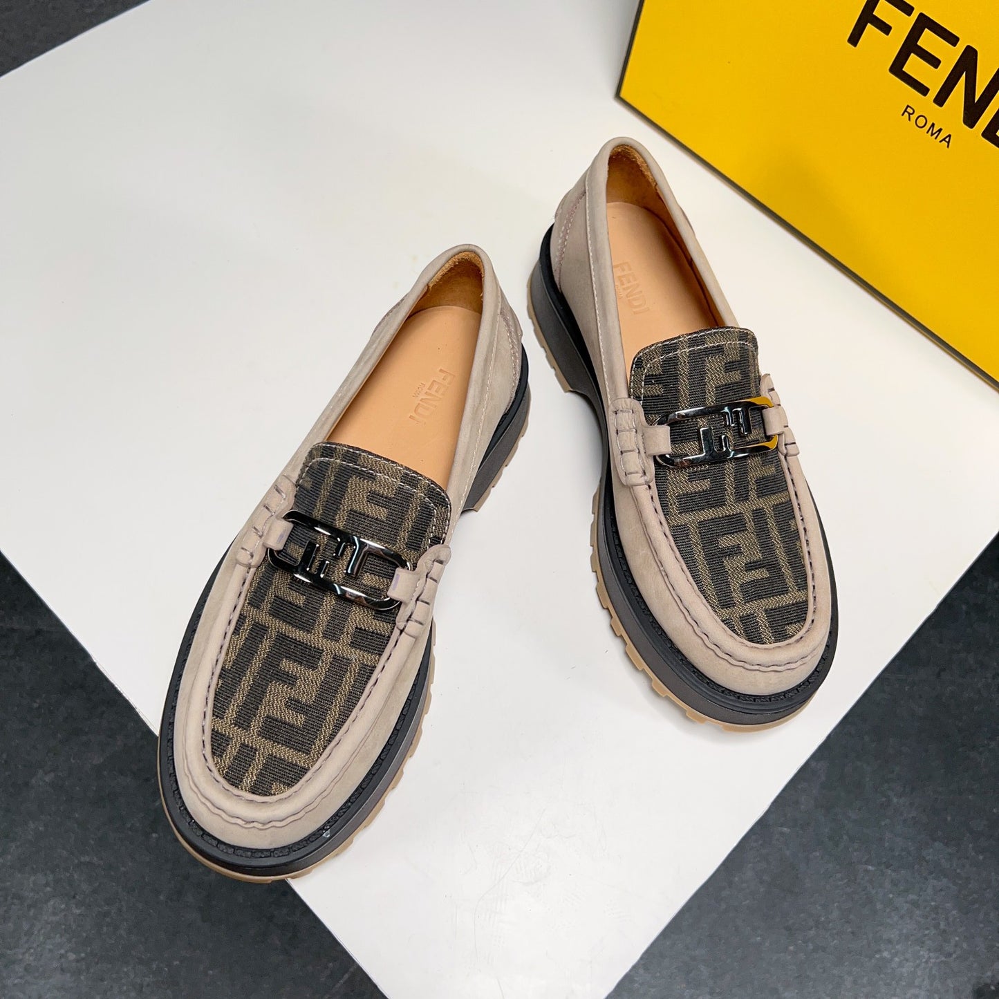 Fendi-046Shoes