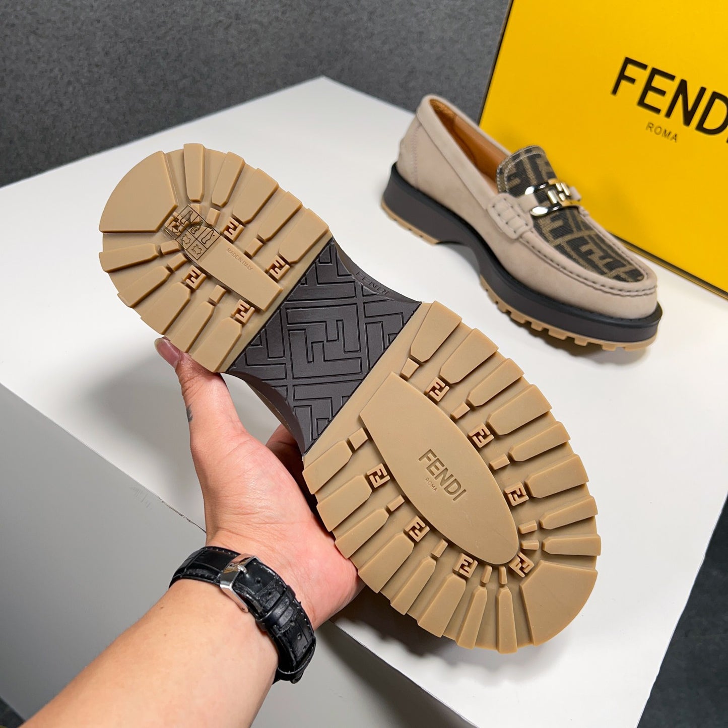 Fendi-046Shoes