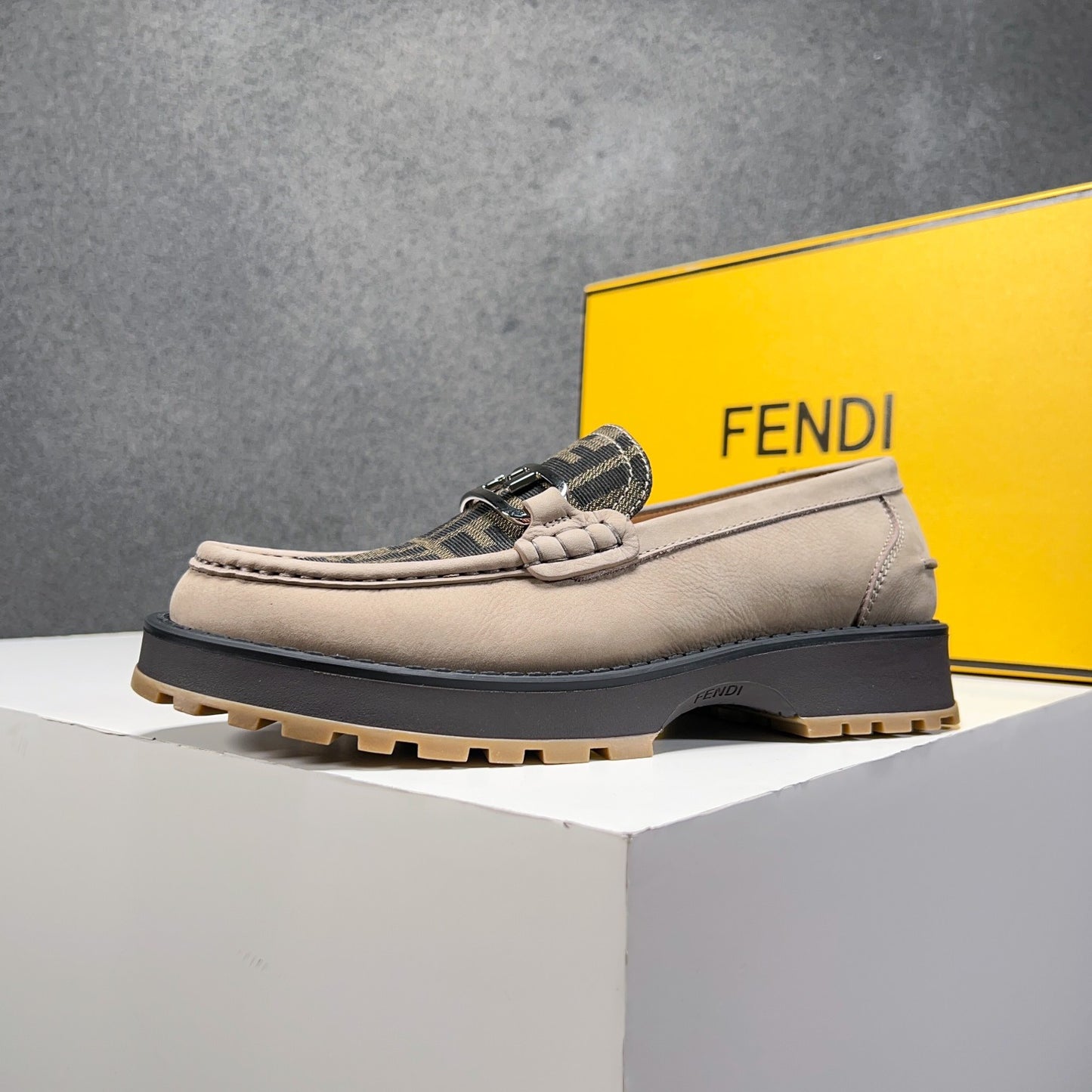 Fendi-046Shoes
