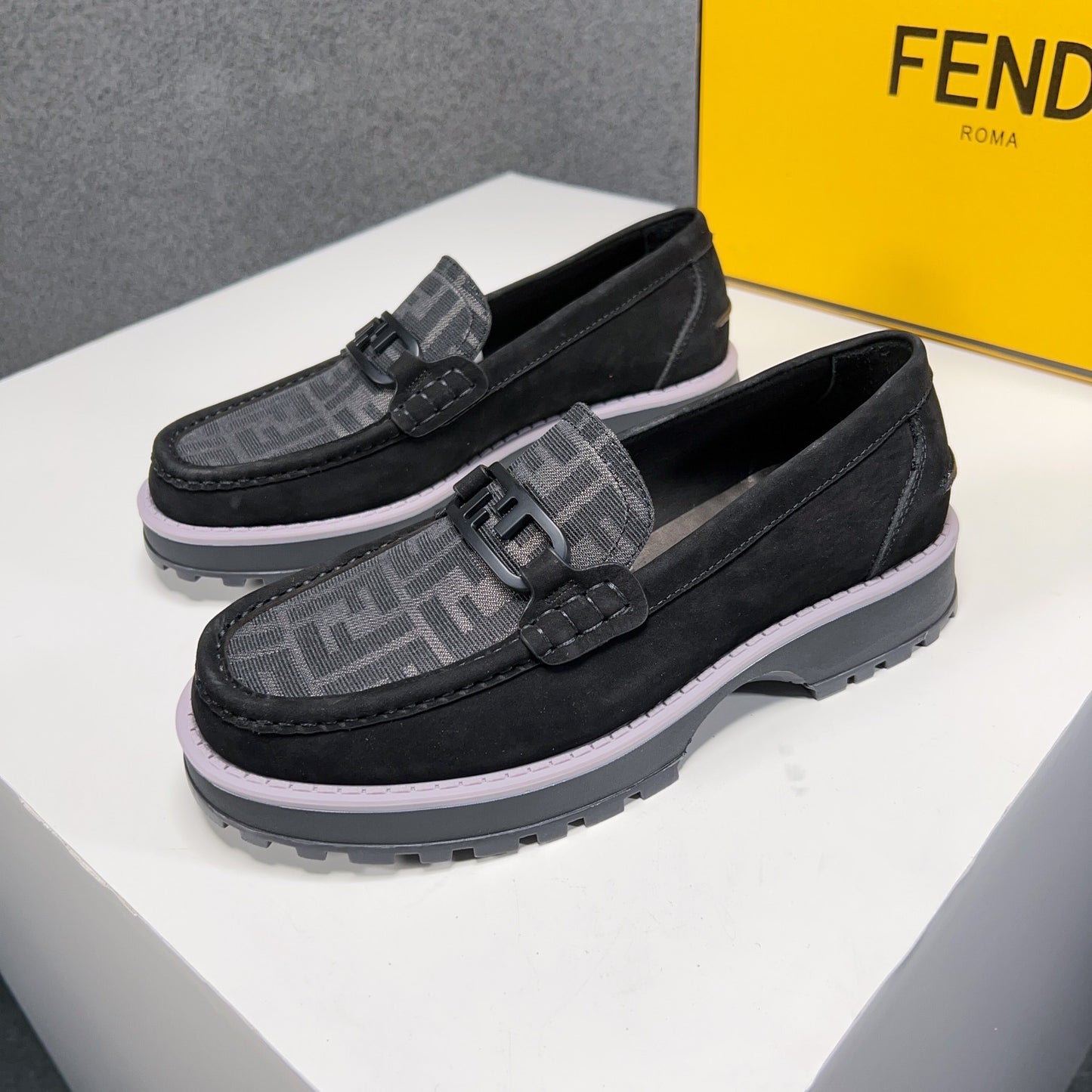 Fendi-047Shoes