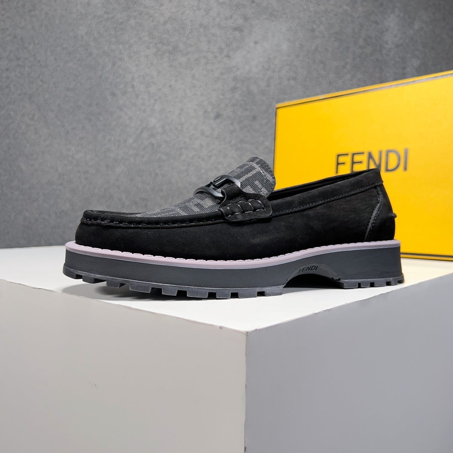 Fendi-047Shoes