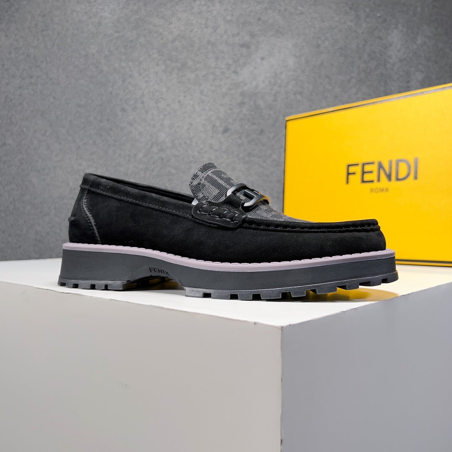 Fendi-047Shoes