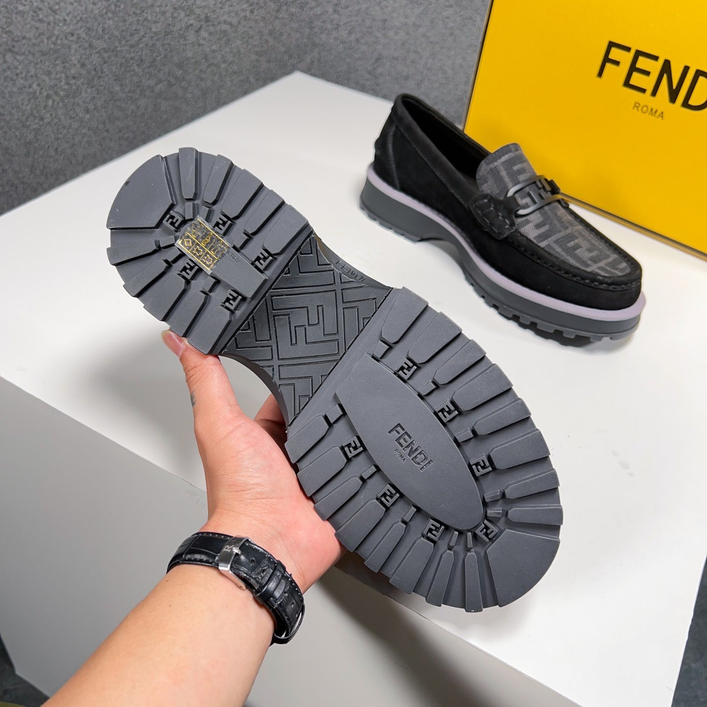 Fendi-047Shoes