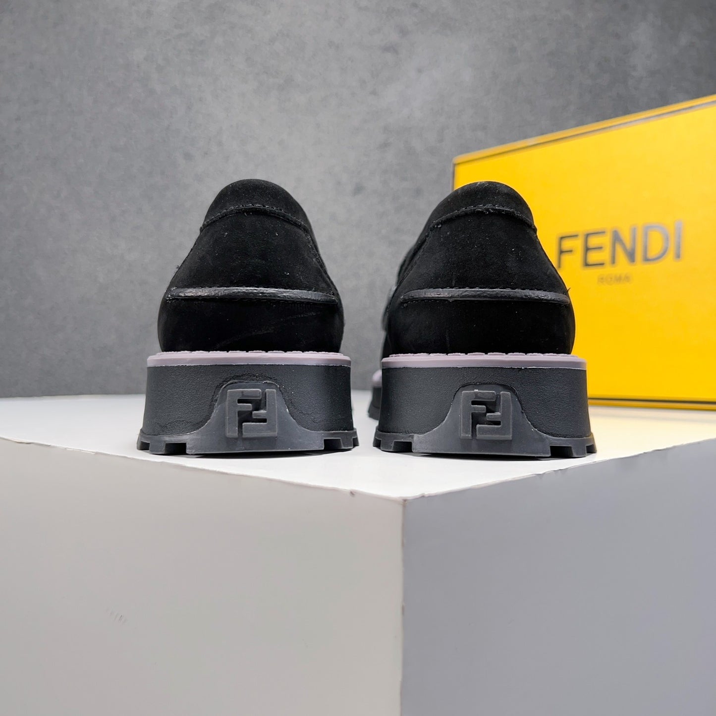 Fendi-047Shoes