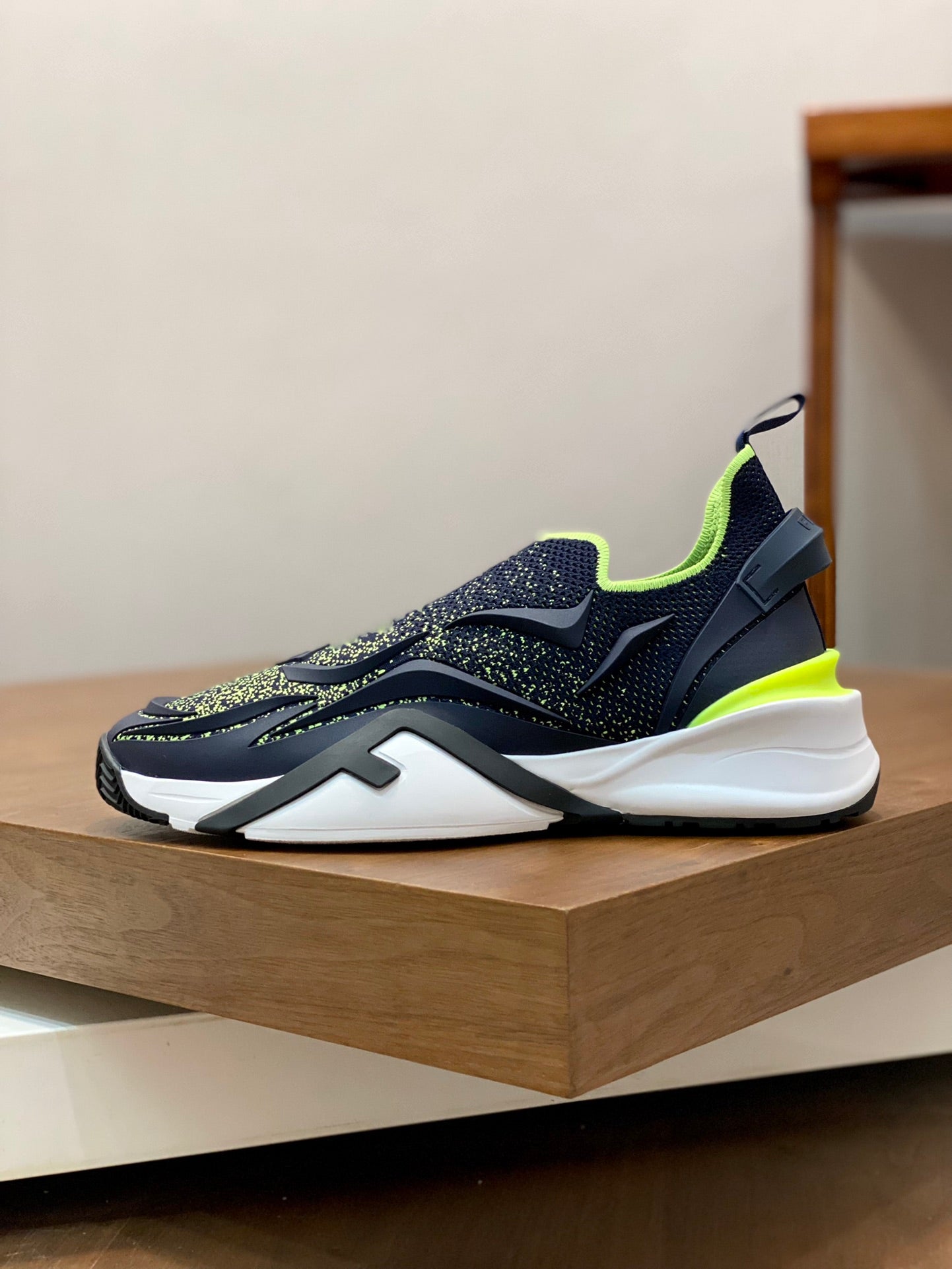 Fendi-052Shoes