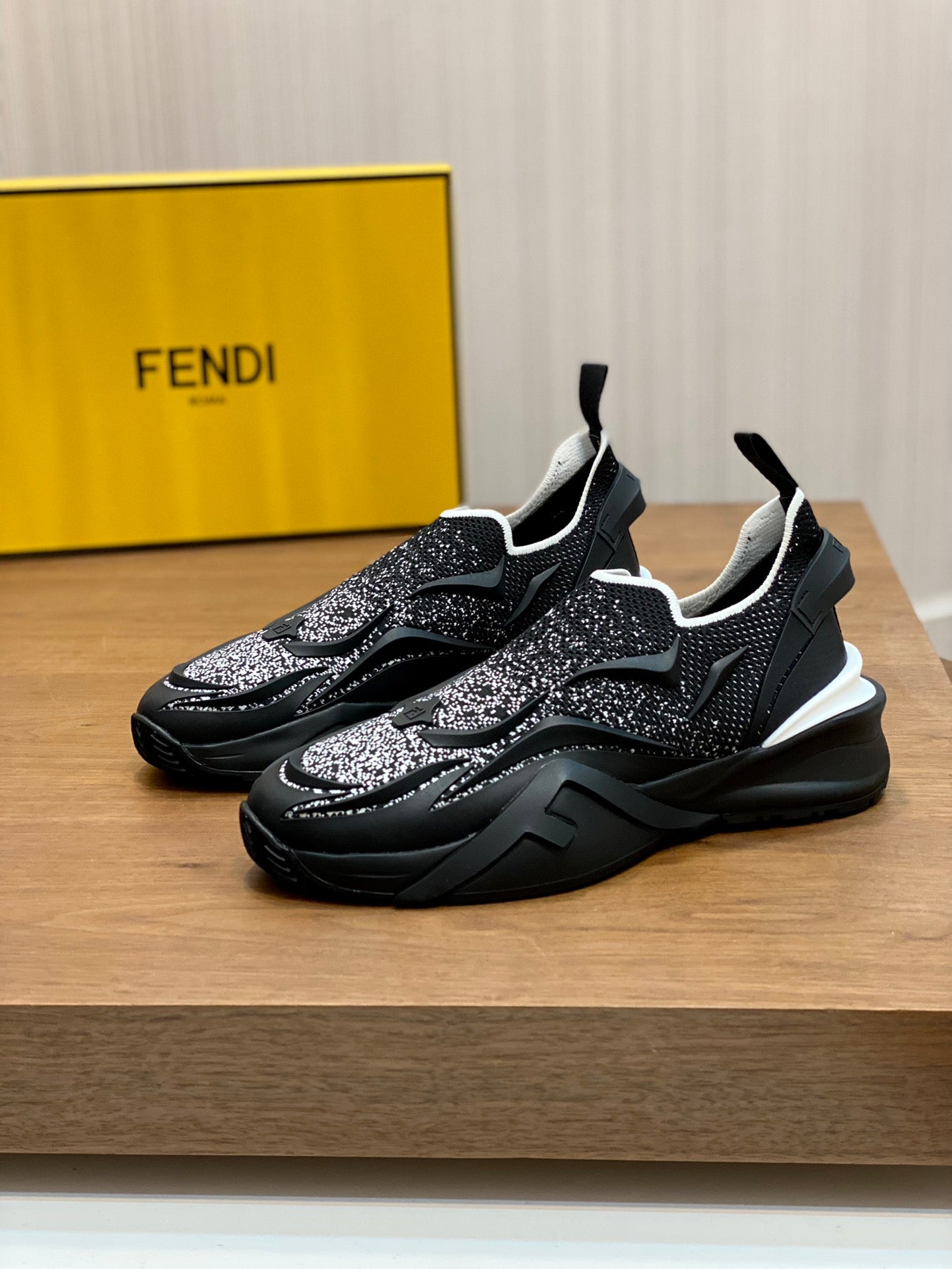 Fendi-053Shoes