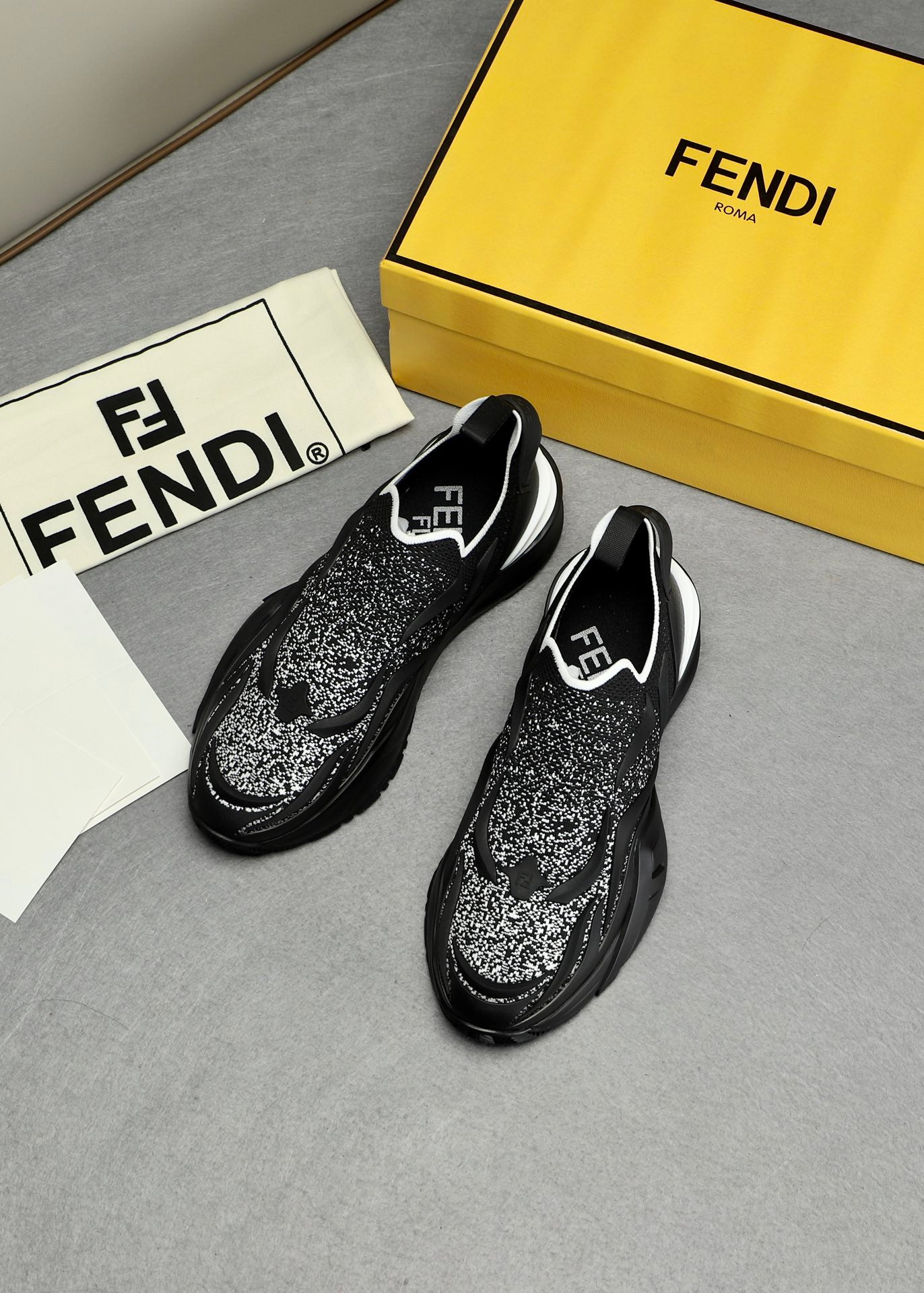 Fendi-057Shoes