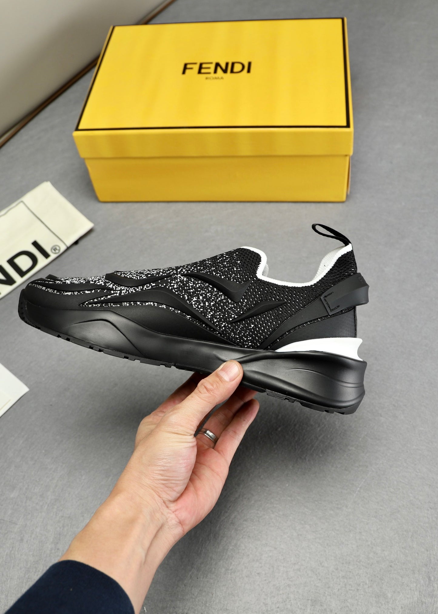 Fendi-057Shoes