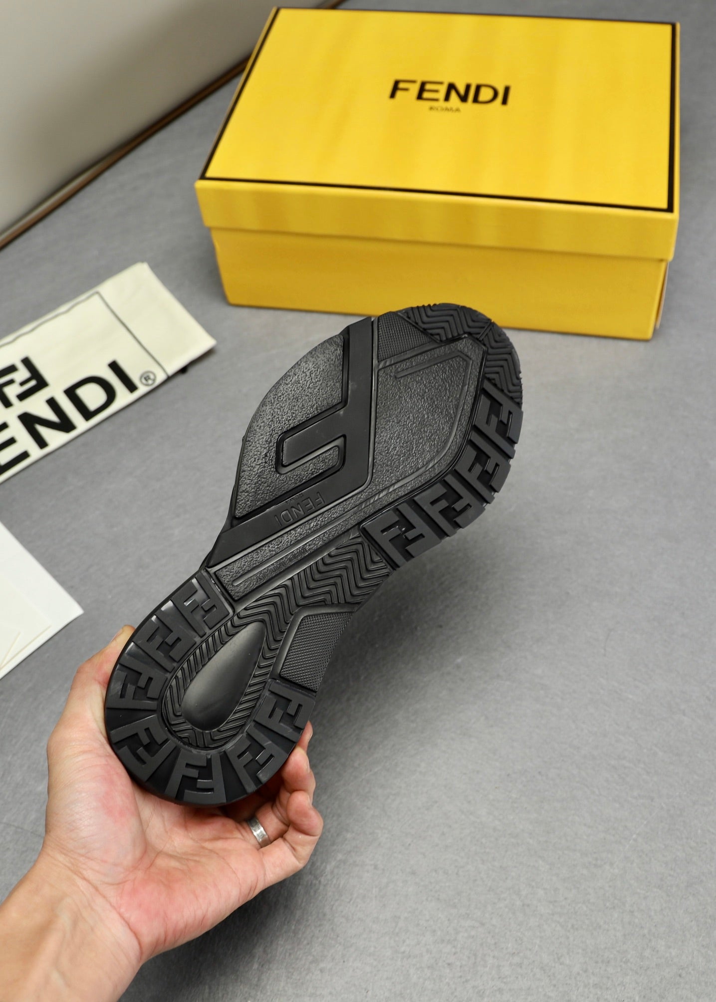 Fendi-057Shoes