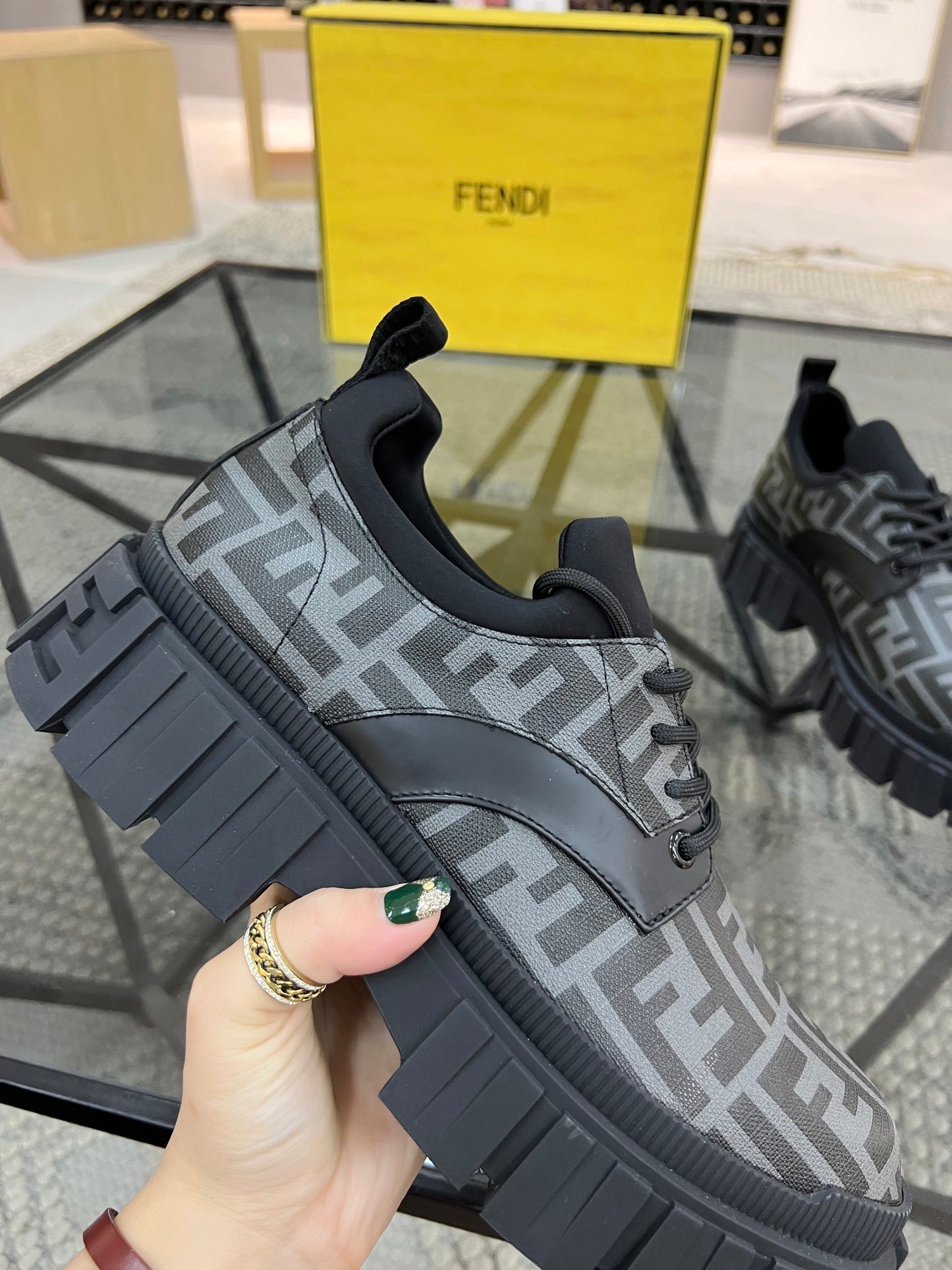 Fendi-058Shoes