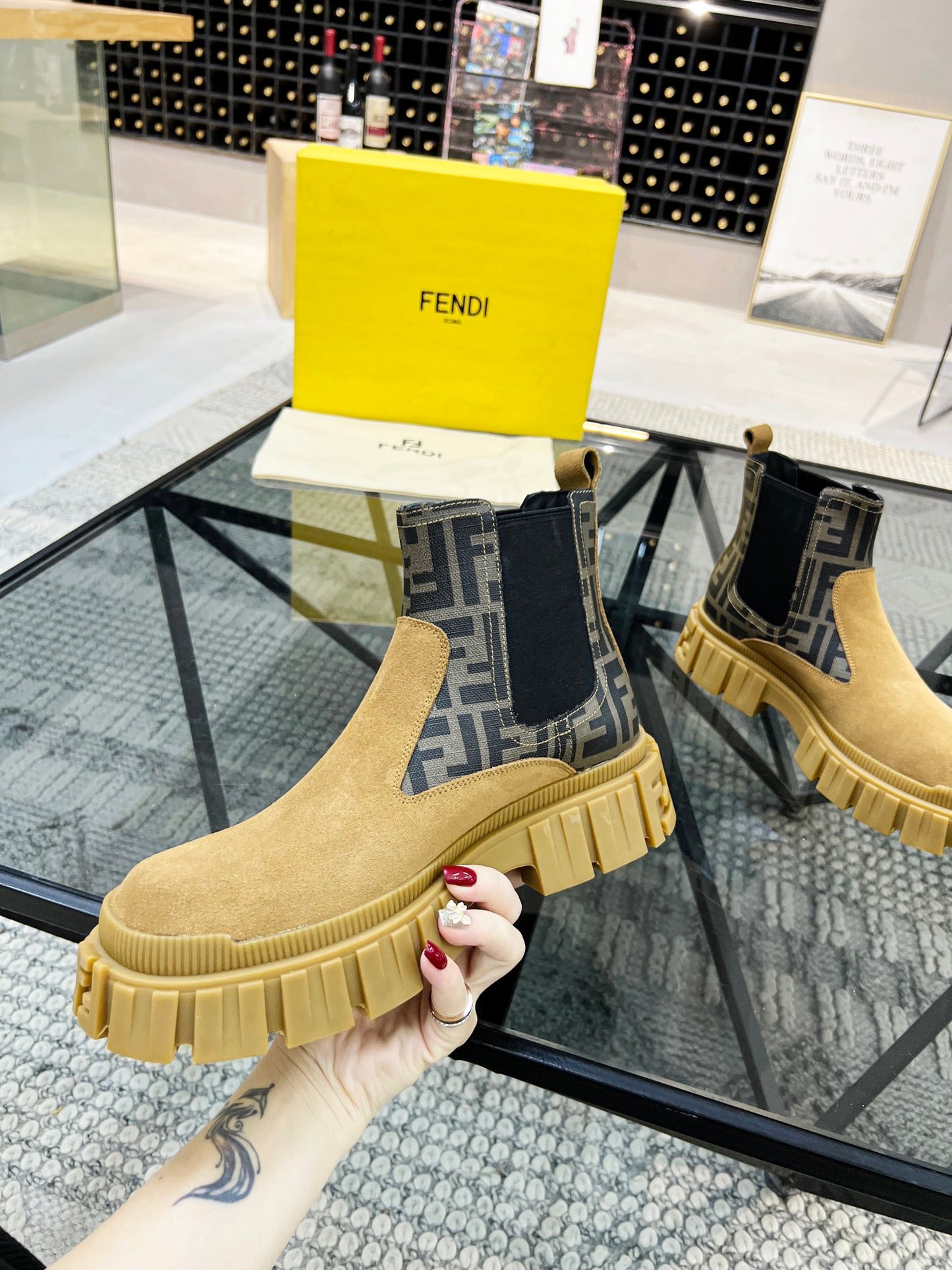 Fendi-060Shoes