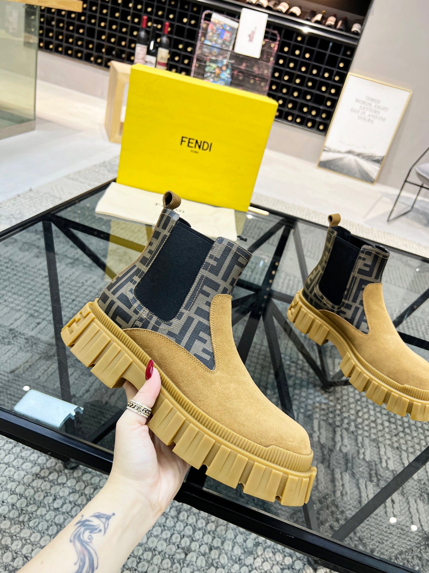 Fendi-060Shoes